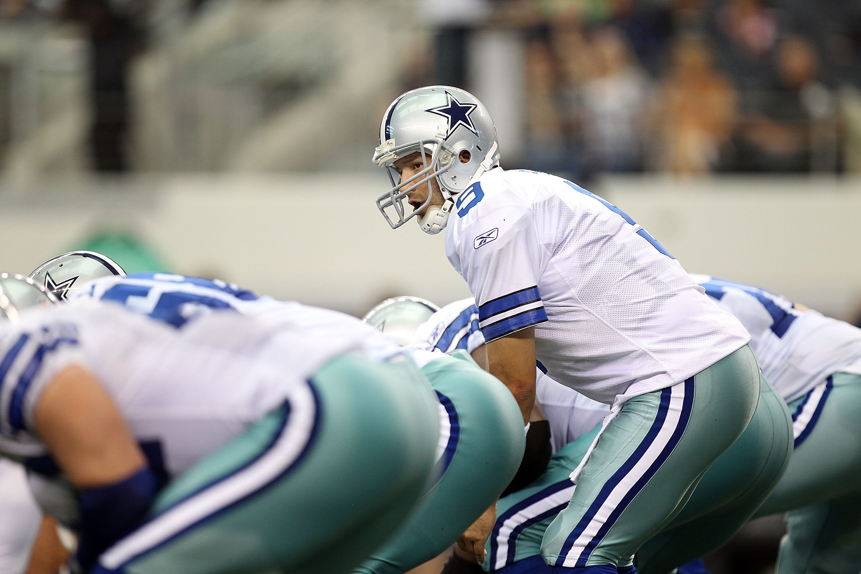 ARLINGTON, TX - SEPTEMBER 19:  Quarterback Tony Romo #9 of the Dallas Cowboys at Cowboys Stadium on September 19, 2010 in Arlington, Texas.  (Photo by Ronald Martinez/Getty Images)
