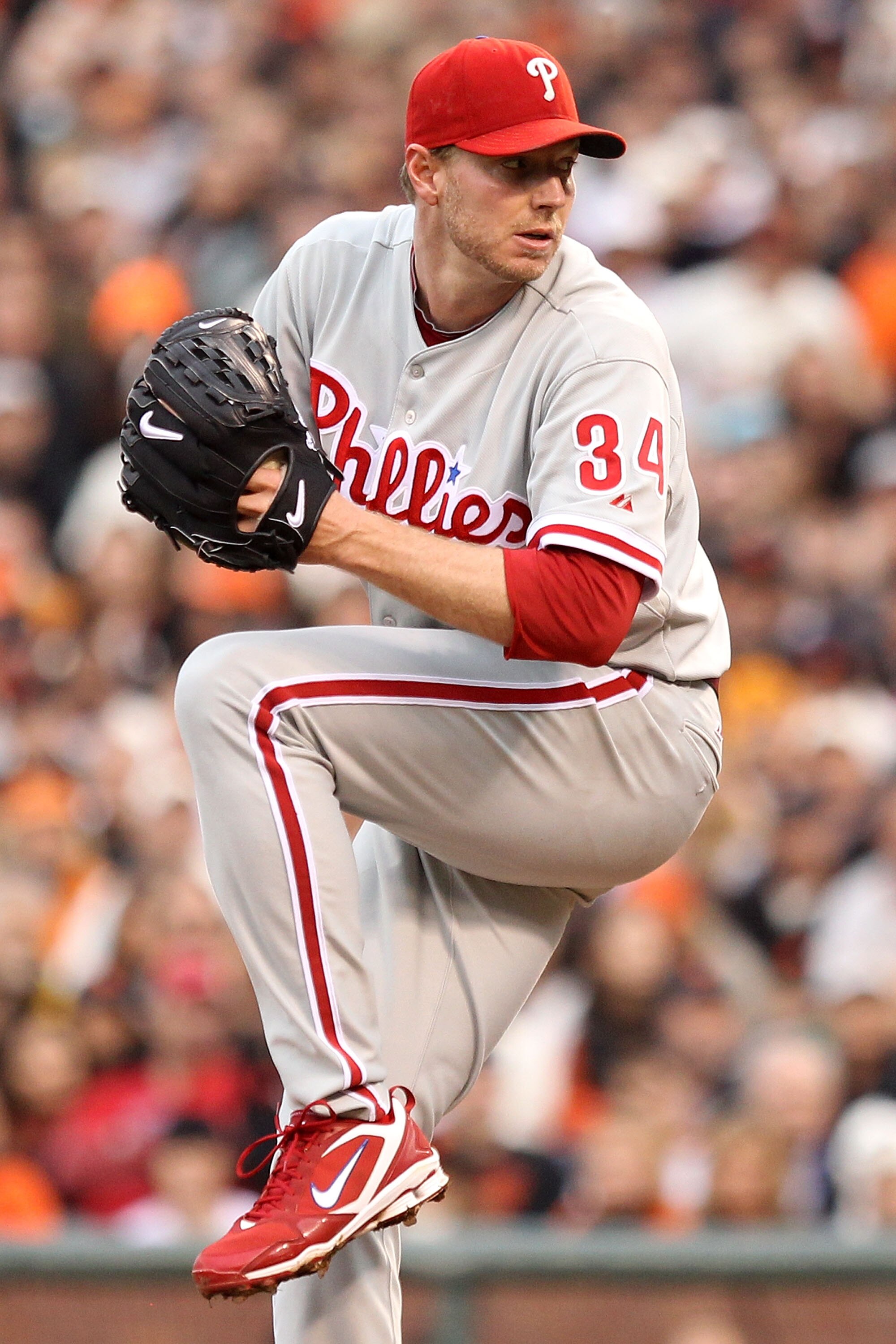 SAN FRANCISCO - OCTOBER 21:  Roy Halladay #34 of the Philadelphia Phillies throws a pitch against the San Francisco Giants in Game Five of the NLCS during the 2010 MLB Playoffs at AT&T Park on October 21, 2010 in San Francisco, California.  (Photo by Ezra