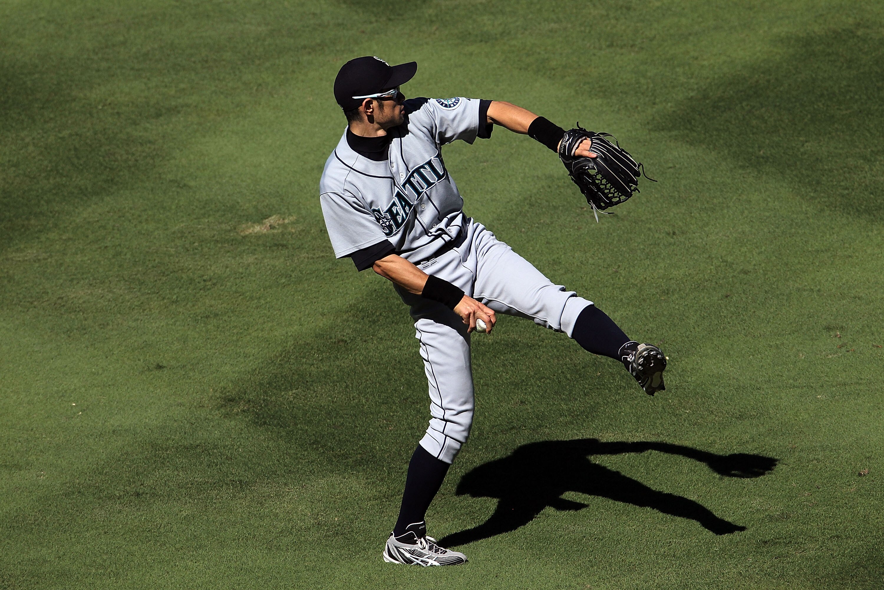 ARLINGTON, TX - SEPTEMBER 29:  Ichiro Suzuki #51 of the Seattle Mariners at Rangers Ballpark in Arlington on September 29, 2010 in Arlington, Texas.  (Photo by Ronald Martinez/Getty Images)