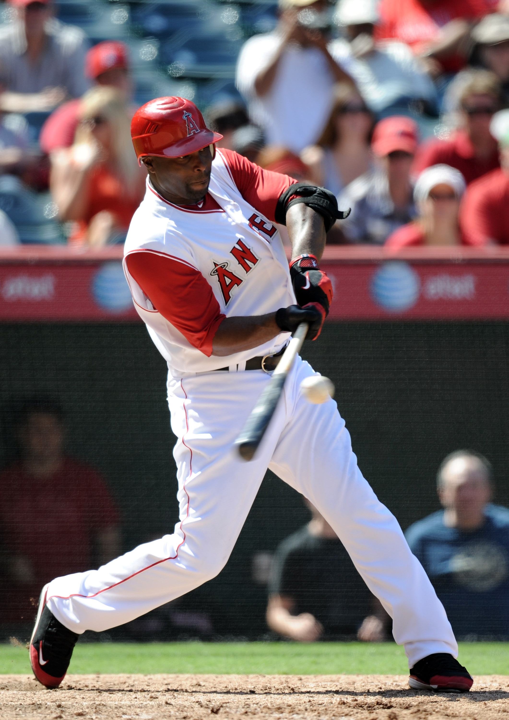ANAHEIM, CA - AUGUST 29:  Torii Hunter #48 of the Los Angeles Angels of Anaheim at bat against the Baltimore Orioles at Angel Stadium on August 29, 2010 in Anaheim, California.  (Photo by Harry How/Getty Images)