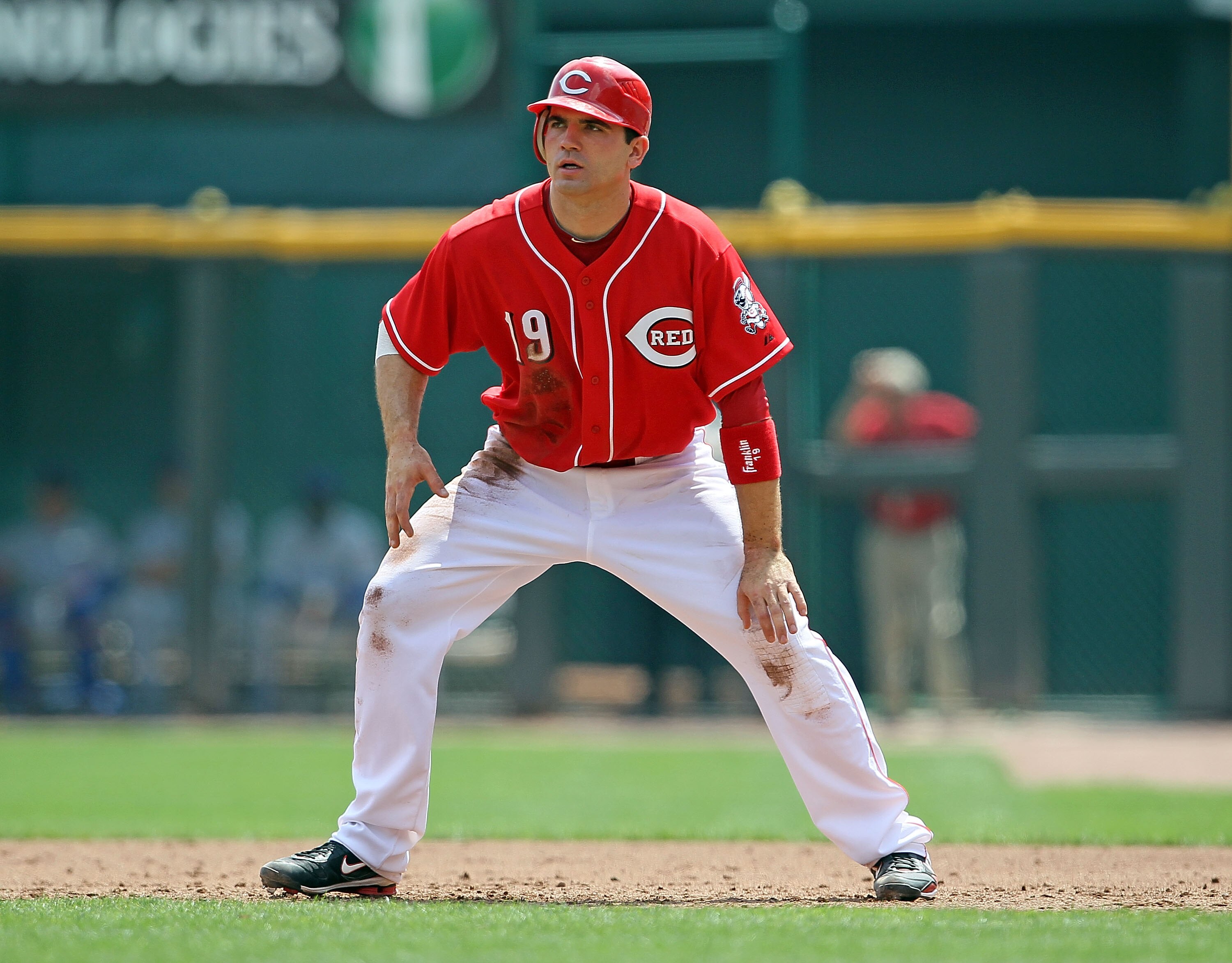 CINCINNATI - AUGUST 29:  Joey Votto #19 of the Cincinnati Reds leads off of first base during the game against the Chicago Cubs at Great American Ball Park on August 29, 2010 in Cincinnati, Ohio.  (Photo by Andy Lyons/Getty Images)