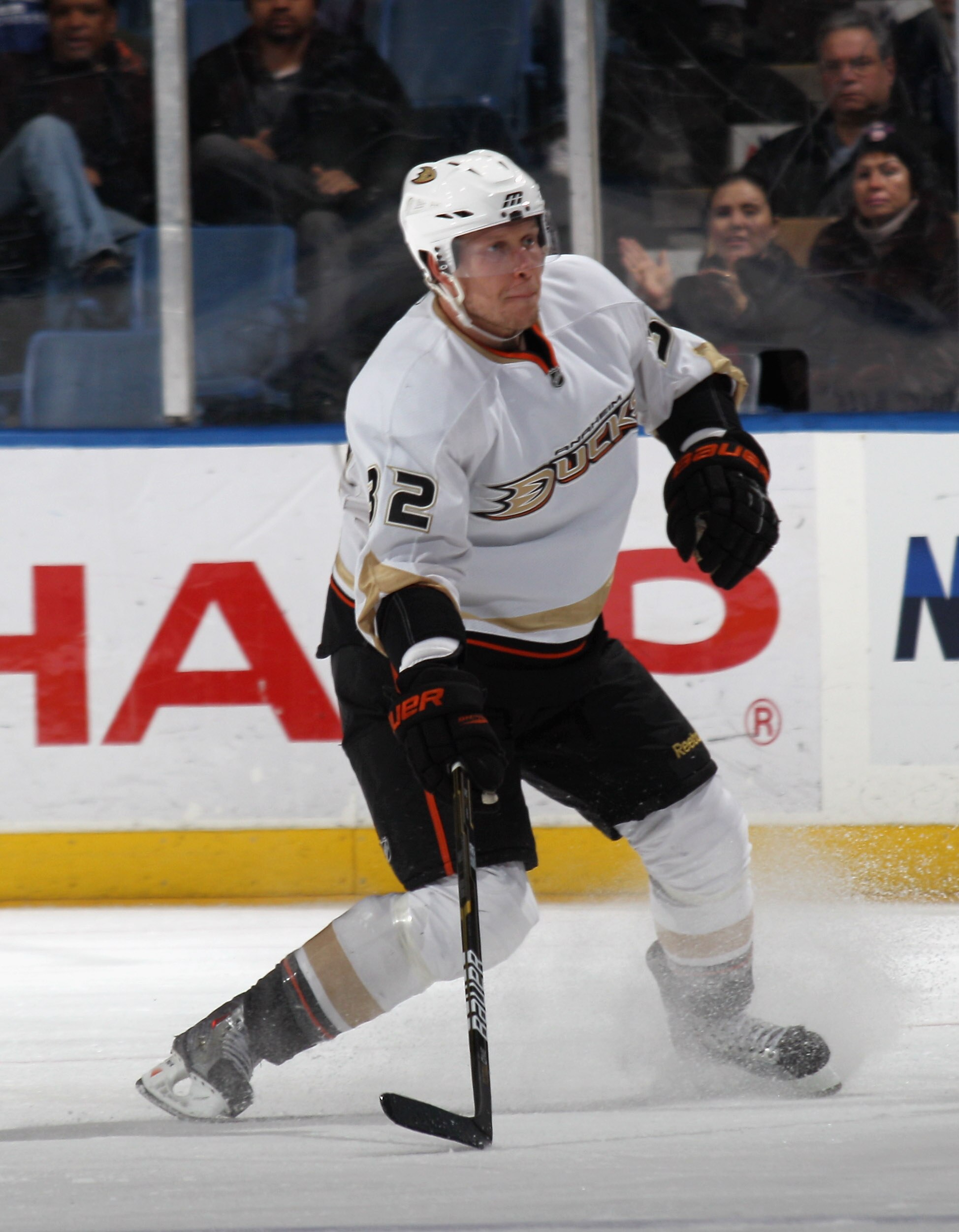 UNIONDALE, NY - DECEMBER 16:  Toni Lydman #32 of the Anaheim Ducks skates against the New York Islanders at the Nassau Coliseum on December 16, 2010 in Uniondale, New York.  (Photo by Bruce Bennett/Getty Images)