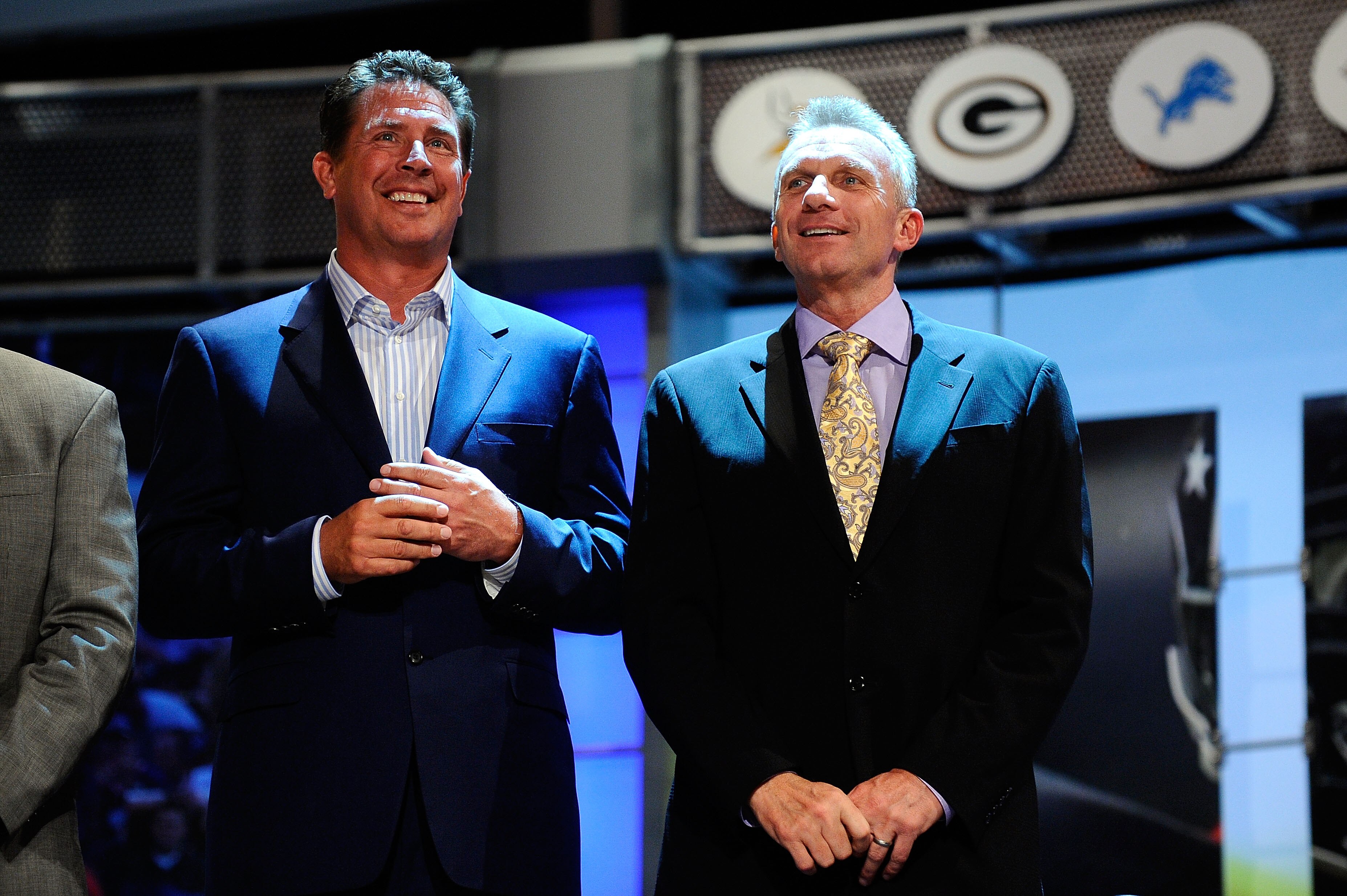 NEW YORK - APRIL 22:  (L-R) Hall of Fame quarterbacks Dan Marino and Joe Montana attend the 2010 NFL Draft at Radio City Music Hall on April 22, 2010 in New York City.  (Photo by Jeff Zelevansky/Getty Images)