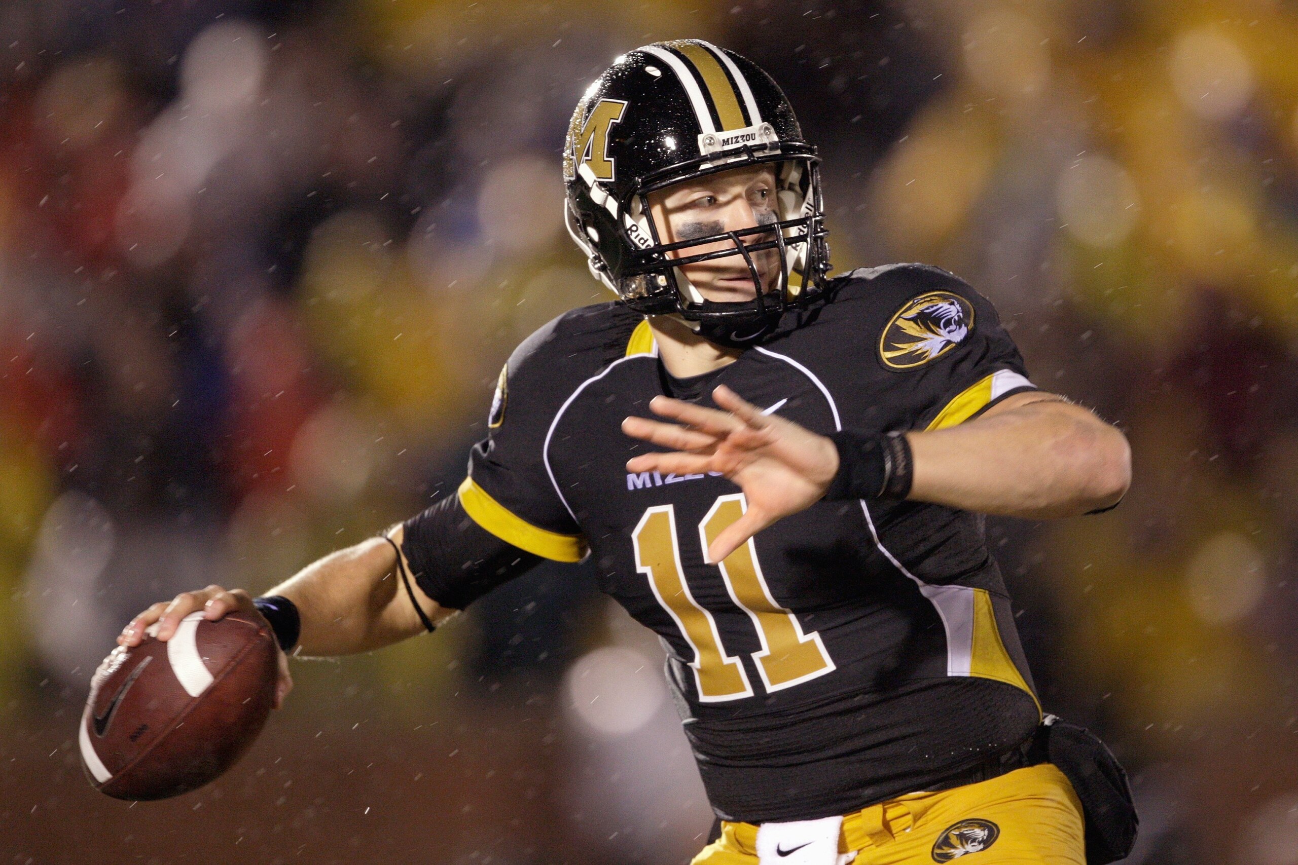 COLUMBIA, MO - OCTOBER 08:  Quarterback Blaine Gabbert #11 of the Missouri Tigers looks to pass the ball during the game against the Nebraska Cornhuskers on October 8, 2009 at Faurot Field/Memorial Stadium in Columbia, Missouri. (Photo by Jamie Squire/Get