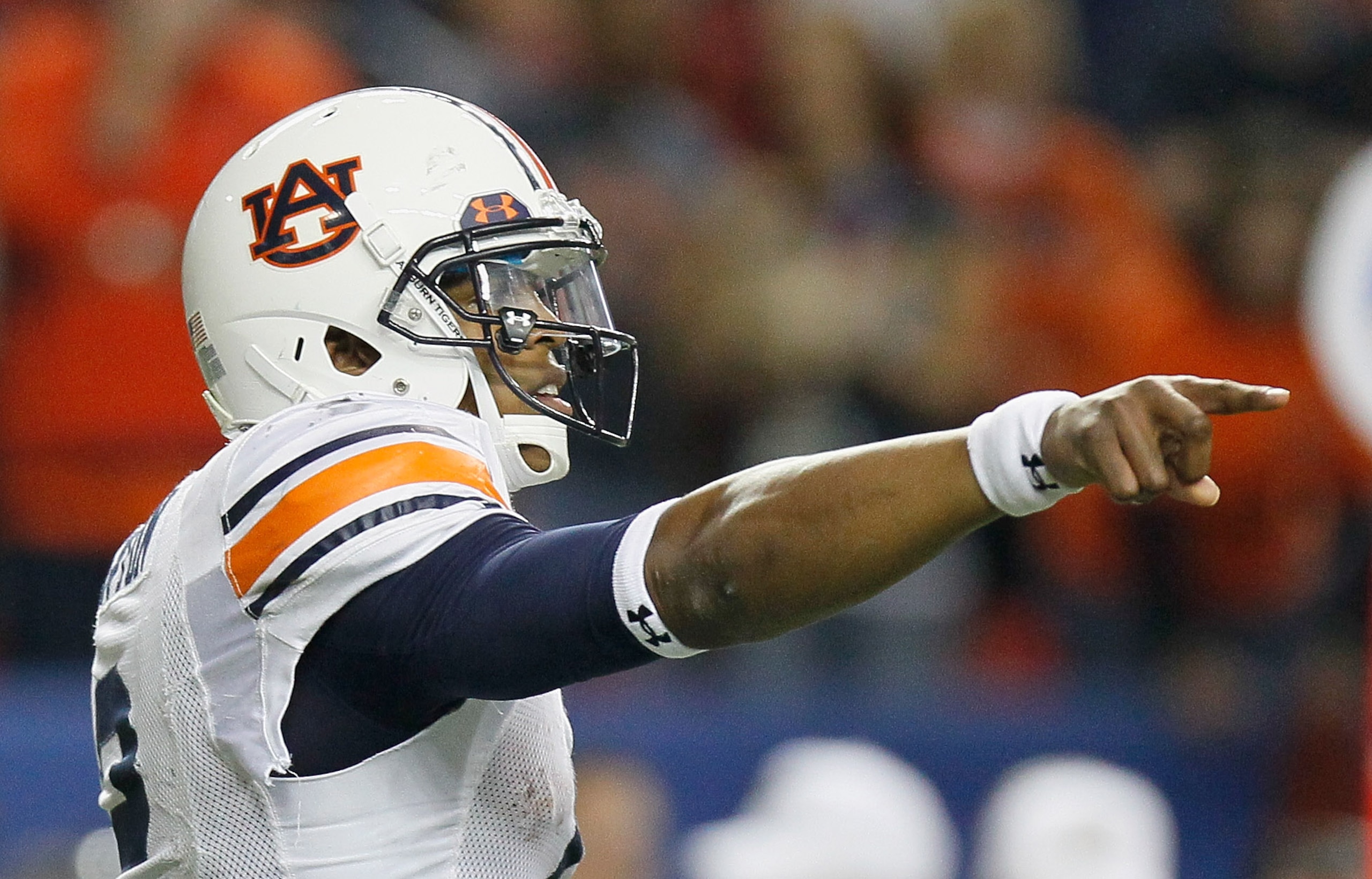 ATLANTA, GA - DECEMBER 04:  Quarterback Cam Newton #2 of the Auburn Tigers points out the defense of the South Carolina Gamecocks during the 2010 SEC Championship at Georgia Dome on December 4, 2010 in Atlanta, Georgia.  (Photo by Kevin C. Cox/Getty Image