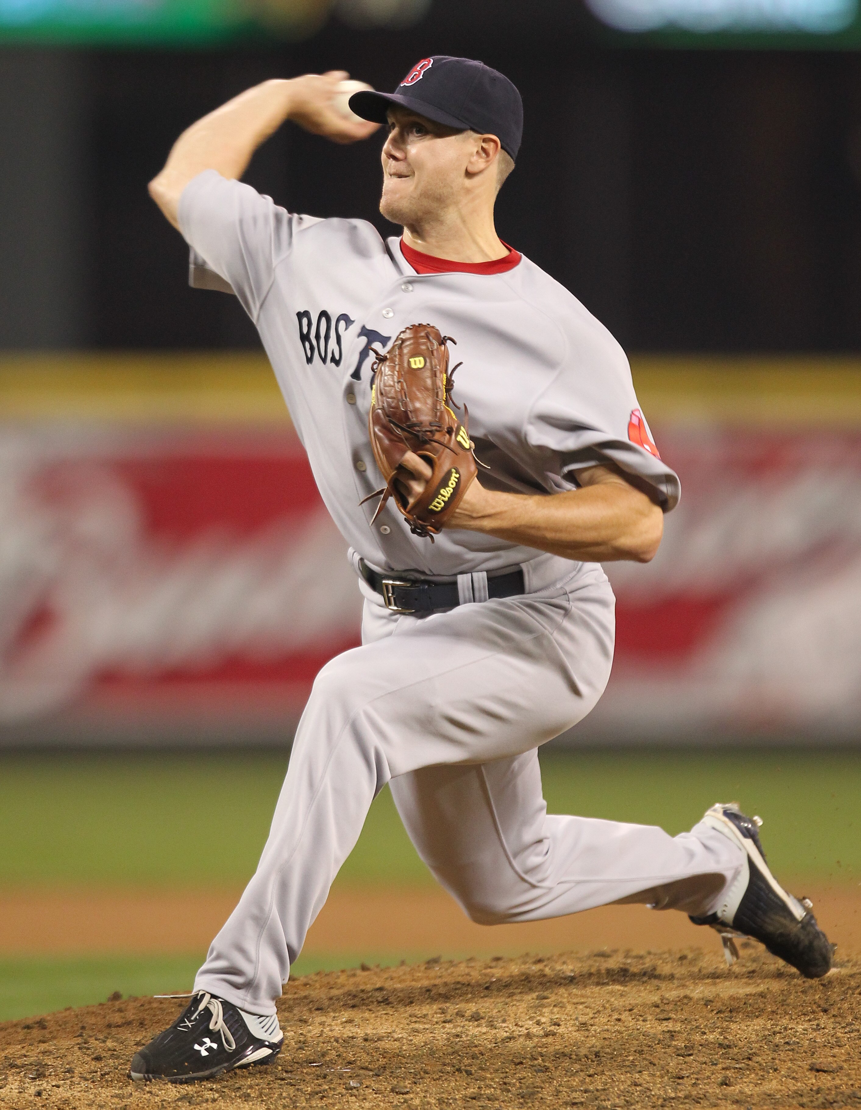 SEATTLE - SEPTEMBER 14:  Closing pitcher Jonathan Papelbon #58 of the Boston Red Sox pitches against the Seattle Mariners at Safeco Field on September 14, 2010 in Seattle, Washington. The Red Sox won 9-6. (Photo by Otto Greule Jr/Getty Images)