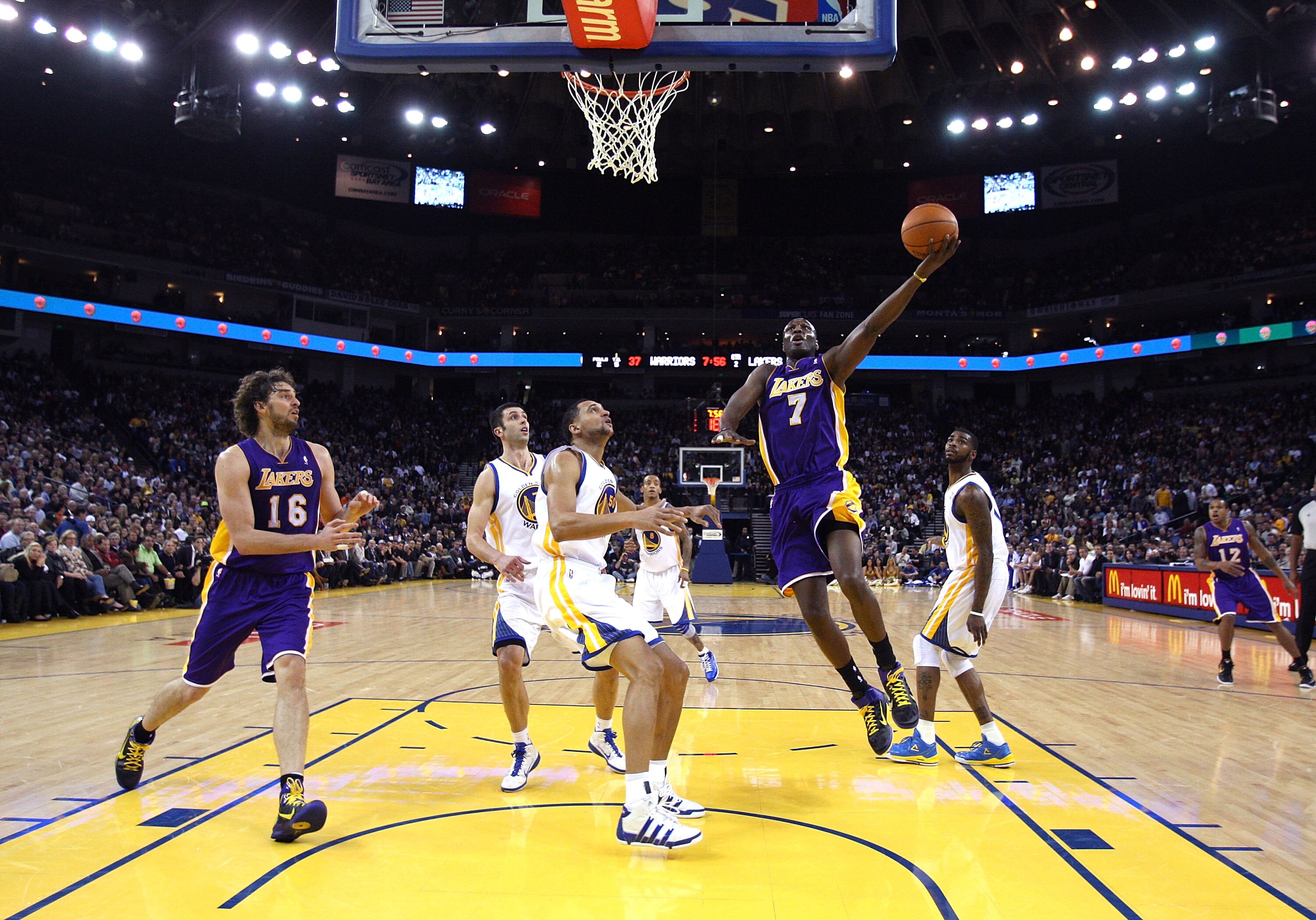 OAKLAND, CA - JANUARY 12: Lamar Odom #7 of the Los Angeles Lakers in action during their game against the Golden State Warriors at Oracle Arena on January 12, 2011 in Oakland, California. NOTE TO USER: User expressly acknowledges and agrees that, by downl