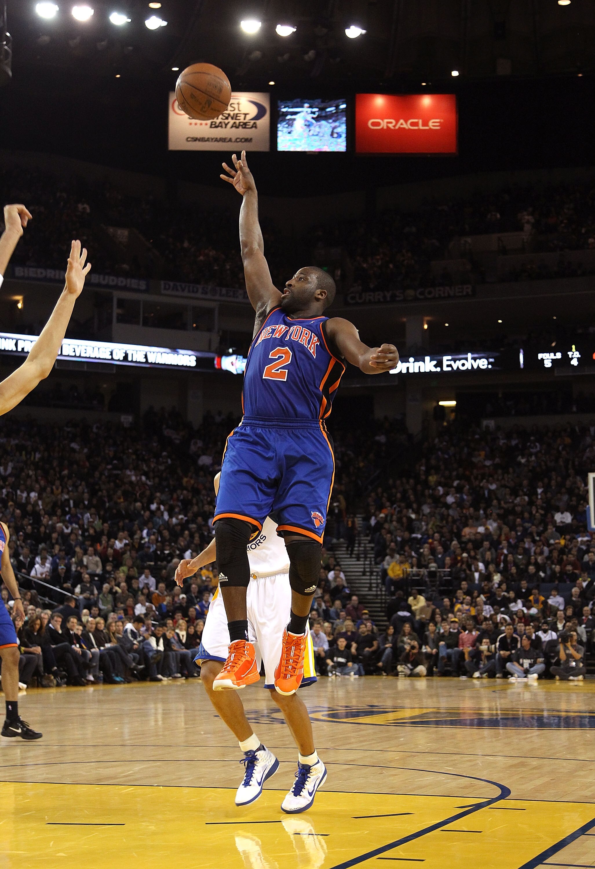 OAKLAND, CA - NOVEMBER 19:  Raymond Felton #2 of the New York Knicks shoots the ball during their game against the Golden State Warriors at Oracle Arena on November 19, 2010 in Oakland, California. NOTE TO USER: User expressly acknowledges and agrees that