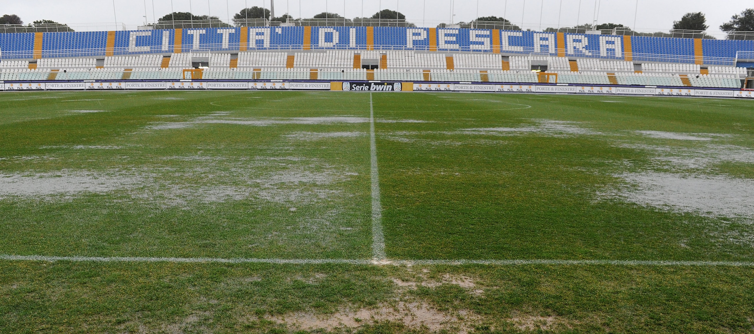 PESCARA, ITALY - JANUARY 22:  The field of Adriatico Stadium before the Serie B match between Pescara and Empoli at Adriatico Stadium on January 22, 2011 in Pescara, Italy.  (Photo by Giuseppe Bellini/Getty Images)