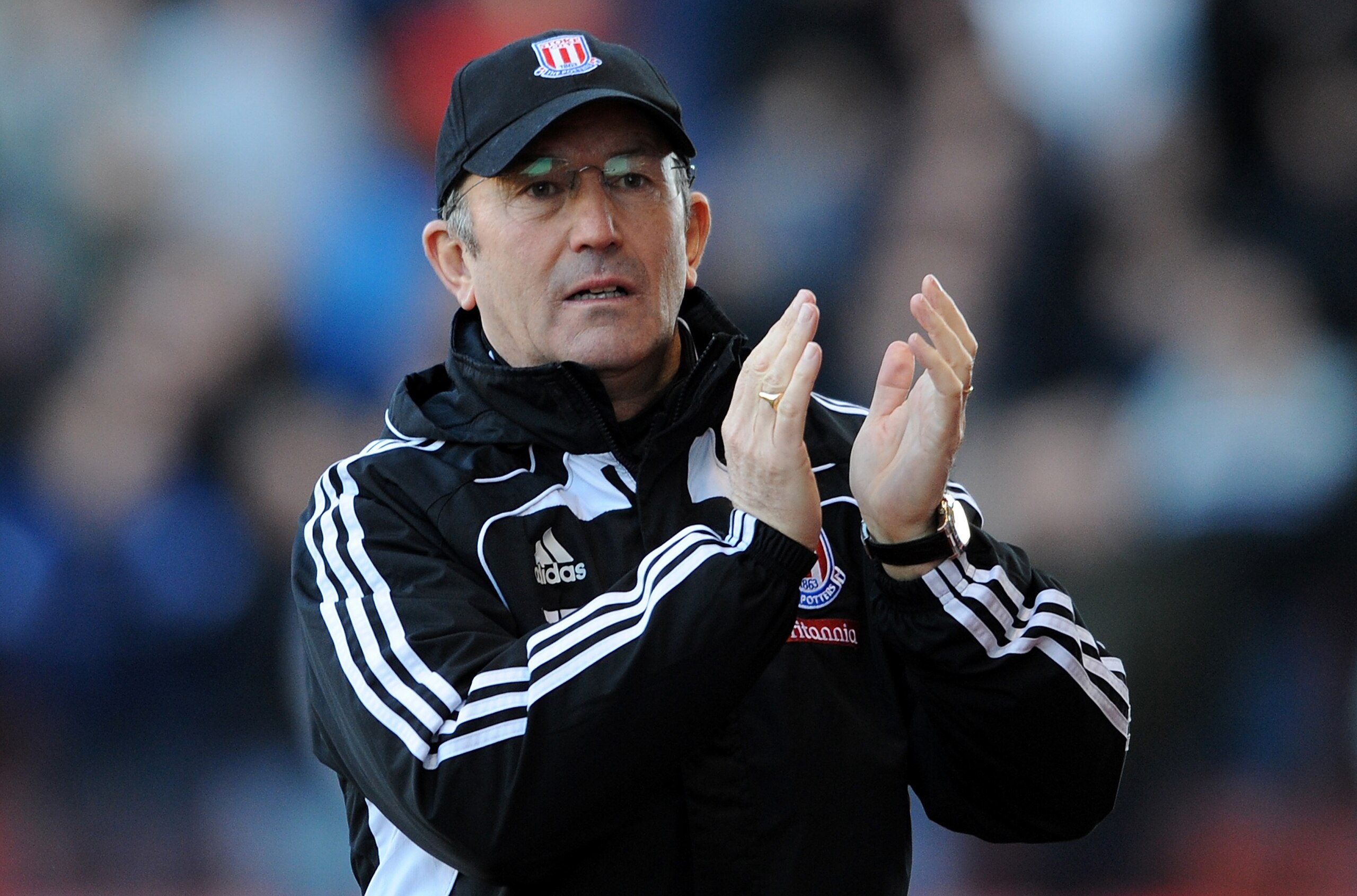 STOKE ON TRENT, ENGLAND - JANUARY 08:  Stoke City manager Tony Pulis applauds the supporters prior to the FA Cup Sponsored by E.ON 3rd Round match between Stoke City and Cardiff City at Britannia Stadium on January 8, 2011 in Stoke on Trent, England.  (Ph