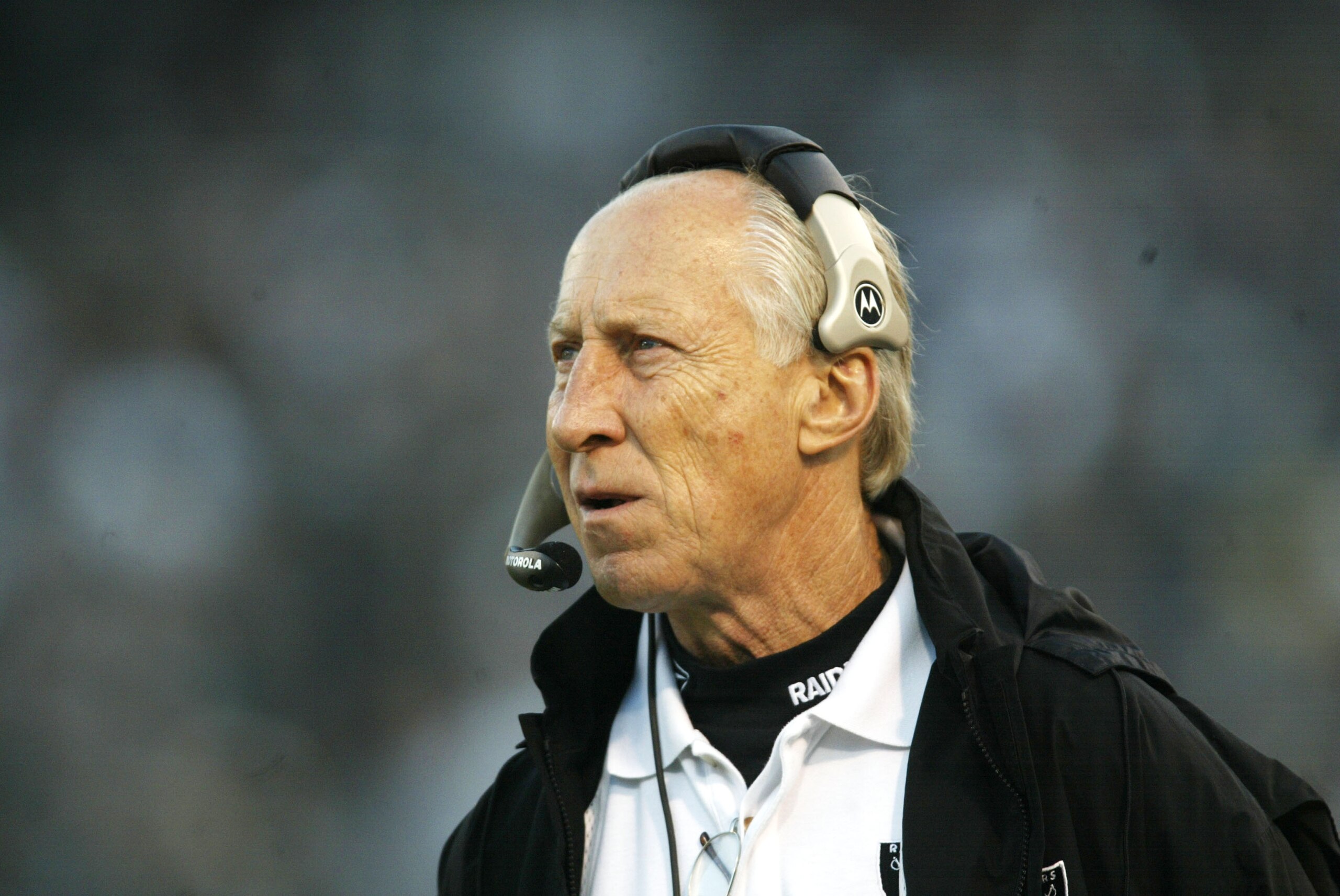 OAKLAND, CA - JANUARY 19:  In his 28th year with the Raiders, wide receivers coach Fred Biletnikoff of the Oakland Raiders on the sideline during the AFC Championship game against the Tennessee Titans at Network Associates Coliseum on January 19, 2003 in