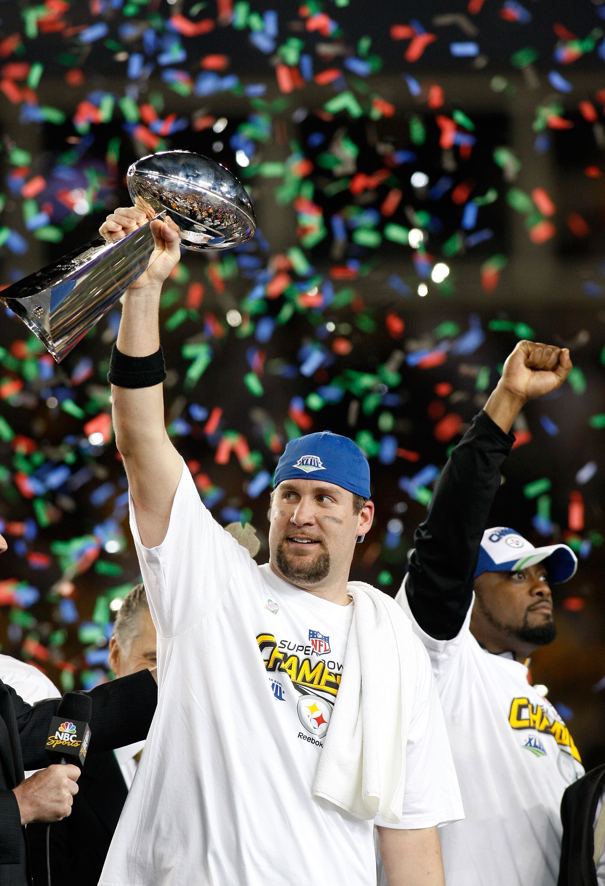 TAMPA, FL - FEBRUARY 01: Quarterback Ben Roethlisberger #7 and head coach Mike Tomlin (R) of the Pittsburgh Steelers celebrates with the Vince Lombardi trophy after they defeated the Arizona Cardinals 27-23 during Super Bowl XLIII on February 1, 2009 at TAMPA, FL - FEBRUARY 01: Quarterback Ben Roethlisberger #7 and head coach Mike Tomlin (R) of the Pittsburgh Steelers celebrates with the Vince Lombardi trophy after they defeated the Arizona Cardinals 27-23 during Super Bowl XLIII on February 1, 2009 at
