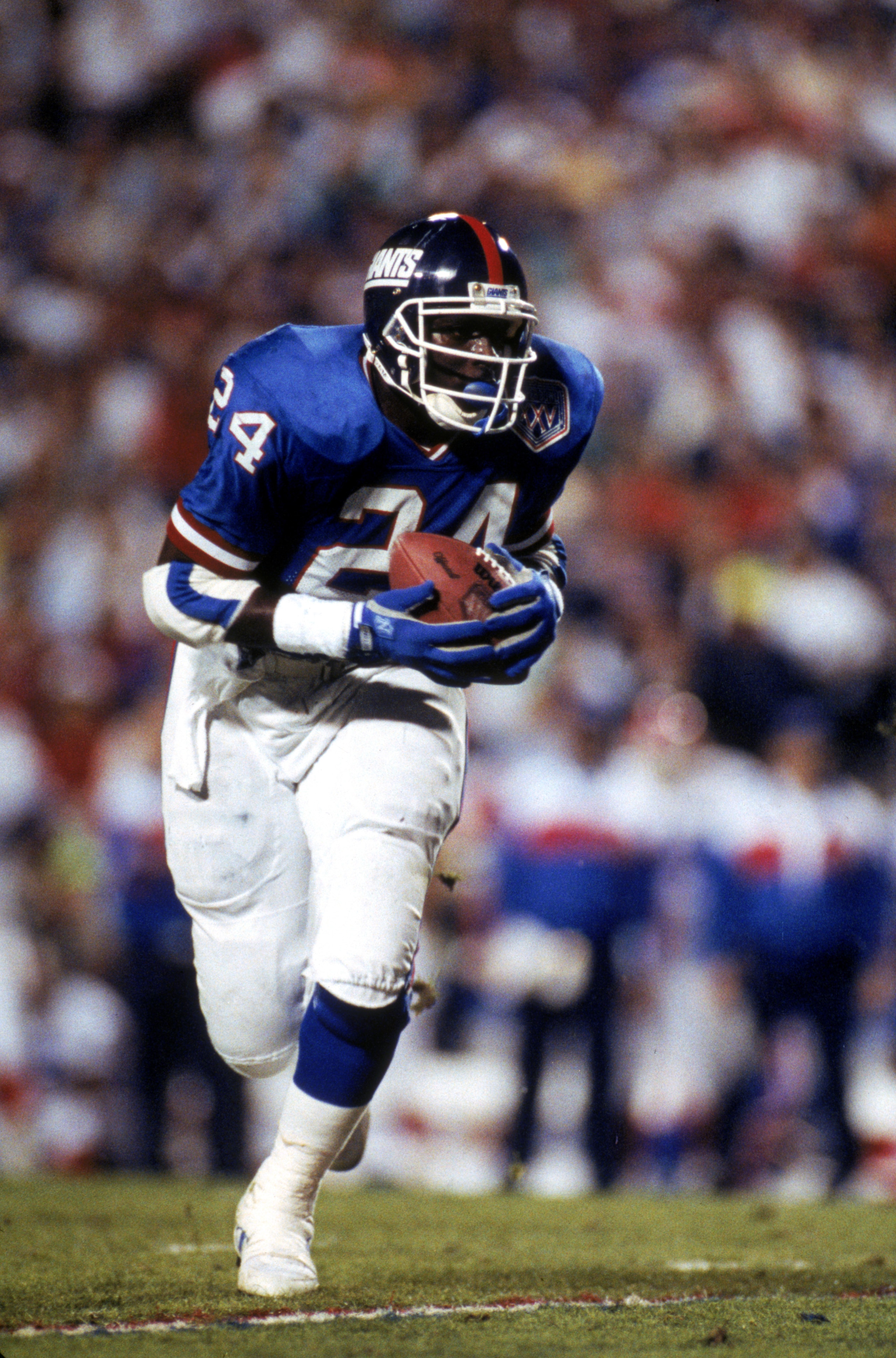TAMPA, FL - JANUARY 27:  Running back Ottis Anderson #24 of the New York Giants carries the ball against the Buffalo Bills during Super Bowl XXV at Tampa Stadium on January 27, 1991 in Tampa, Florida. The Giants defeated the Bills 20-19.  (Photo by George