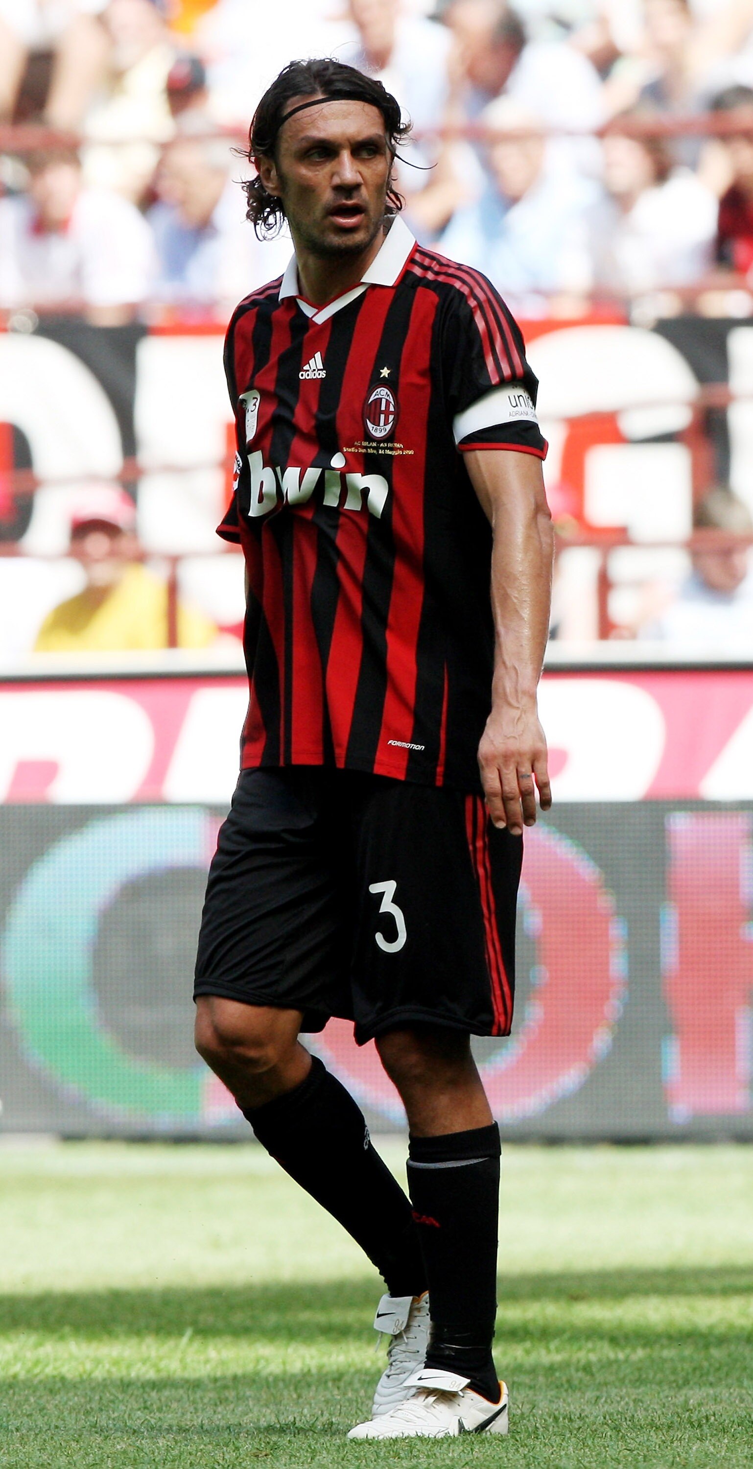 MILAN, ITALY - MAY 24:  Paolo Maldini of AC Milan during the AC Milan and AS Roma Serie A match at the Stadio Giuseppe Meazza on May 24, 2009 in Milan, Italy.  (Photo by Vittorio Zunino Celotto/Getty Images)