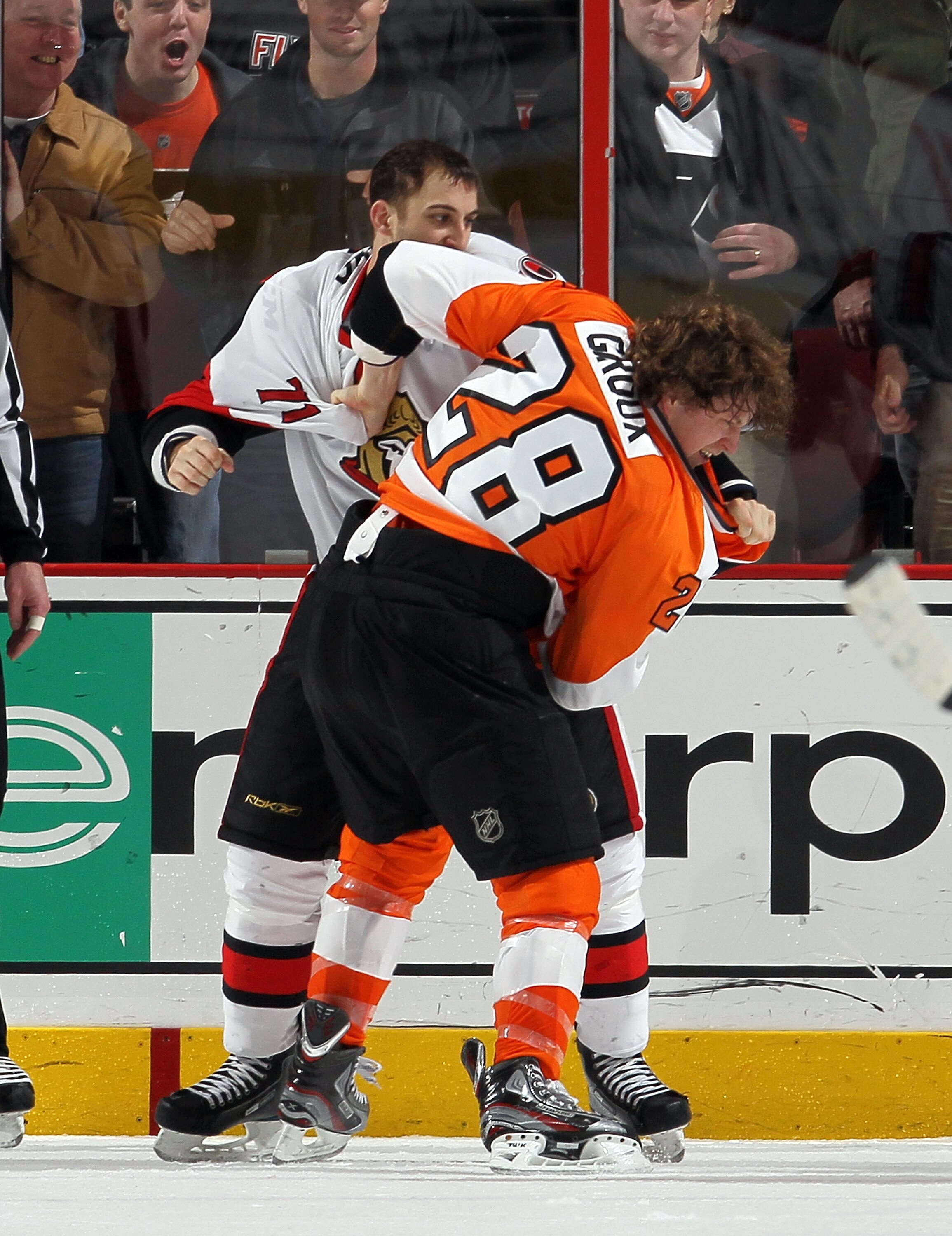 PHILADELPHIA, PA - JANUARY 20: Nick Foligno #71 of the Ottawa Senators squares off with Claude Giroux #28 of the Philadelphia Flyers during the third period on January 20, 2011 at Wells Fargo Center in Philadelphia, Pennsylvania. The Flyers defeated the S