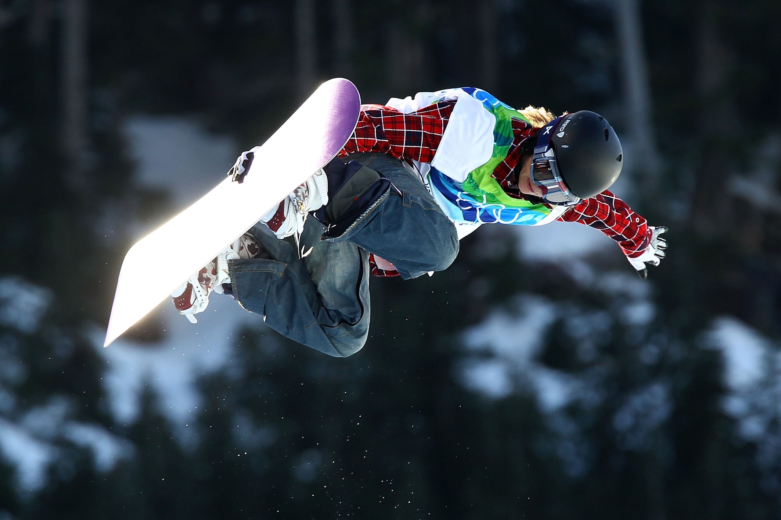 VANCOUVER, BC - FEBRUARY 18:  Hannah Teter of The United States competes in the Snowboard Women's Halfpipe on day seven of the Vancouver 2010 Winter Olympics at Cypress Snowboard & Ski-Cross Stadium on February 18, 2010 in Vancouver, Canada.  (Photo by Al