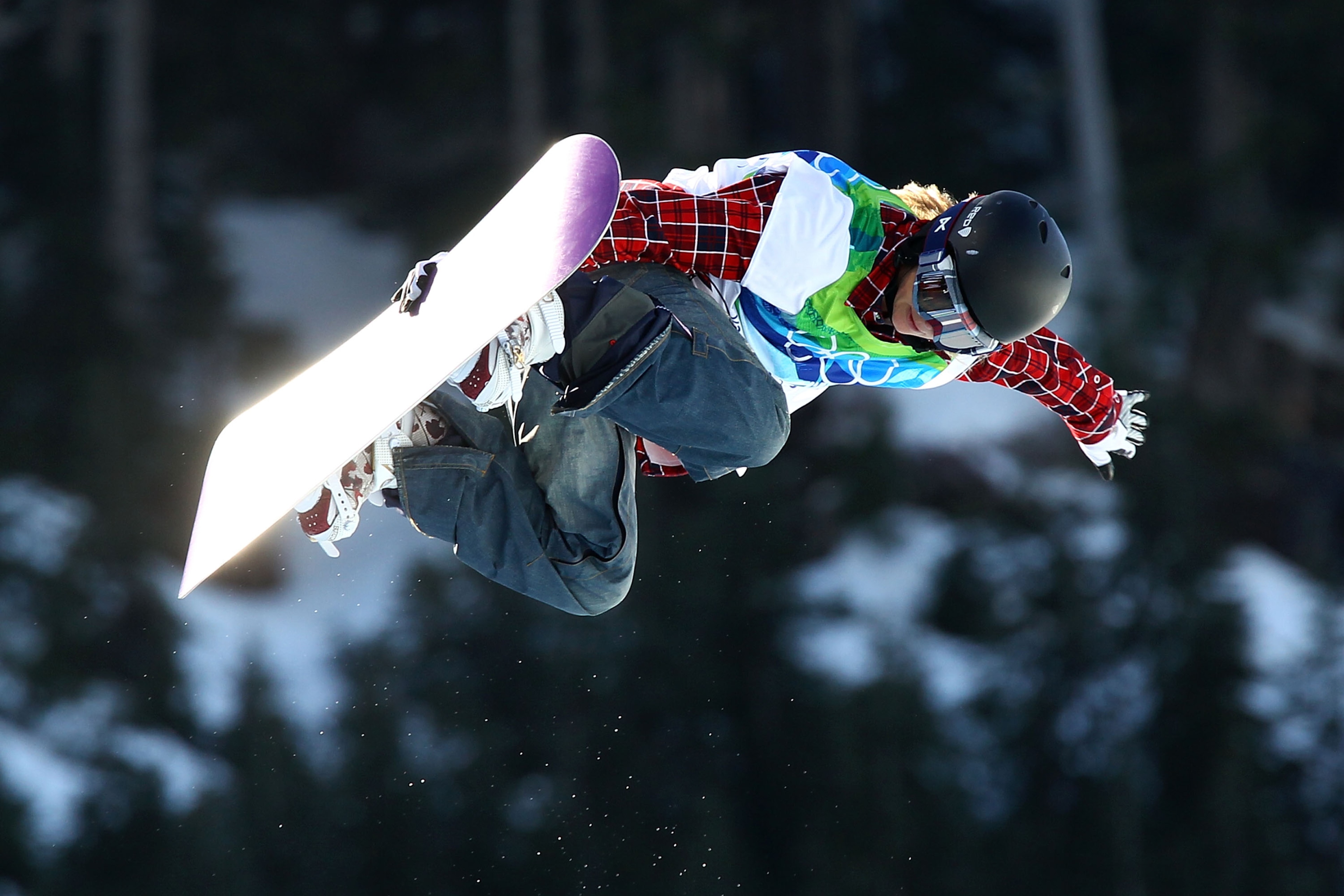 VANCOUVER, BC - FEBRUARY 18:  Hannah Teter of The United States competes in the Snowboard Women's Halfpipe on day seven of the Vancouver 2010 Winter Olympics at Cypress Snowboard & Ski-Cross Stadium on February 18, 2010 in Vancouver, Canada.  (Photo by Al