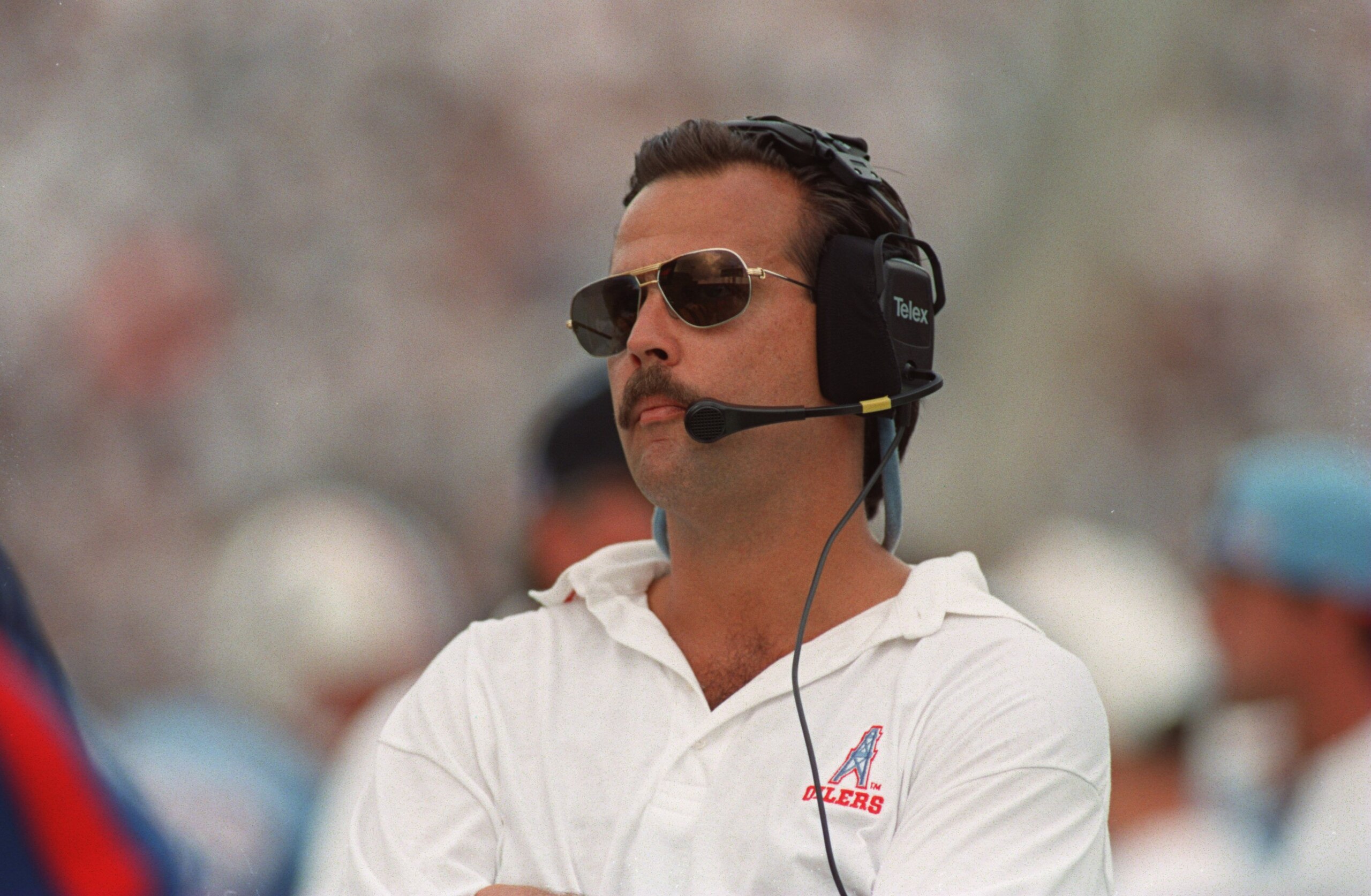 3 SEP 1995: HOUSTON OILERS HEAD COACH JEFF FISHER DURING THE OILERS 10-3 WIN OVER THE JACKSONVILLE JAGUARS AT JAGUARS STADIUM IN GAINESVILLE, FLORIDA. Mandatory Credit: Doug Pensinger/ALLSPORT 3 SEP 1995: HOUSTON OILERS HEAD COACH JEFF FISHER DURING THE OILERS 10-3 WIN OVER THE JACKSONVILLE JAGUARS AT JAGUARS STADIUM IN GAINESVILLE, FLORIDA. Mandatory Credit: Doug Pensinger/ALLSPORT