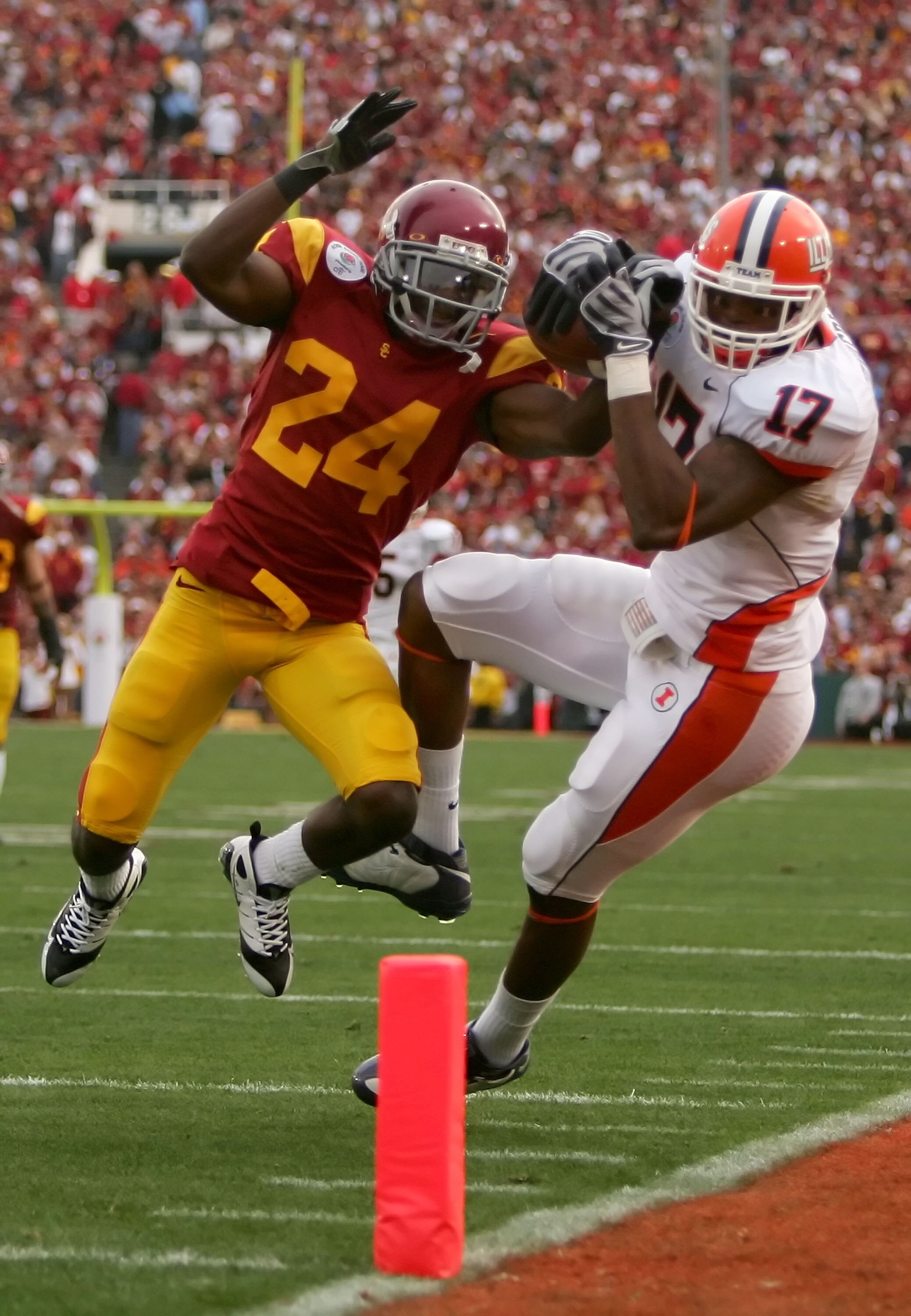PASADENA, CA - JANUARY 01:  Shareece Wright #24 of the USC Trojans is call for pass interference of Jeff Cumberland #17 of the Illinois Fighting Illini during the first half of the 'Rose Bowl presented by Citi' at the Rose Bowl on January 1, 2008 in Pasad