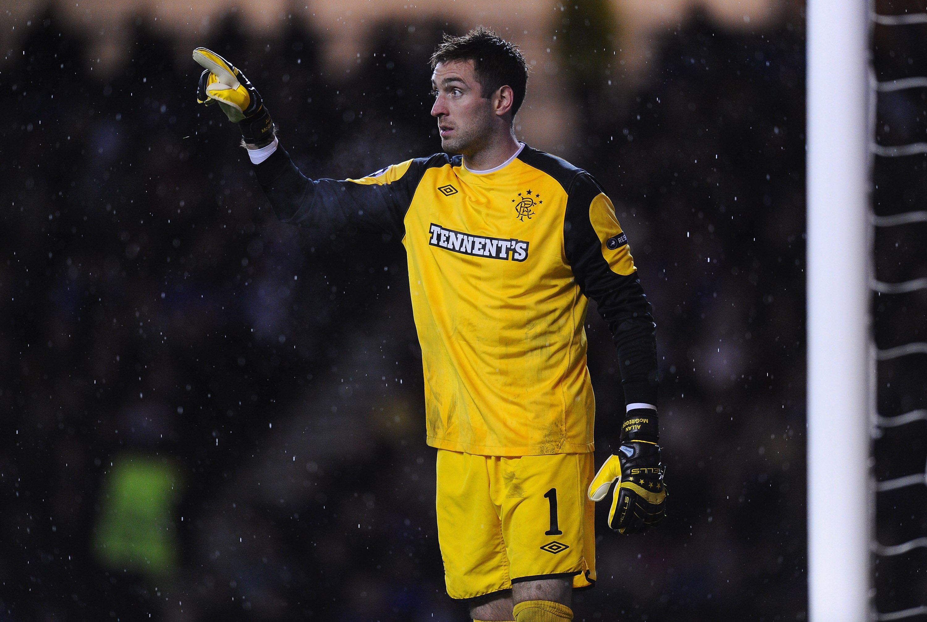 GLASGOW, SCOTLAND - OCTOBER 20:  Allan McGregor of Rangers in action during the UEFA Champions League Group C match between Glasgow Rangers FC and Valencia at Ibrox Stadium on October 20, 2010 in Glasgow, Scotland.  (Photo by Mike Hewitt/Getty Images)