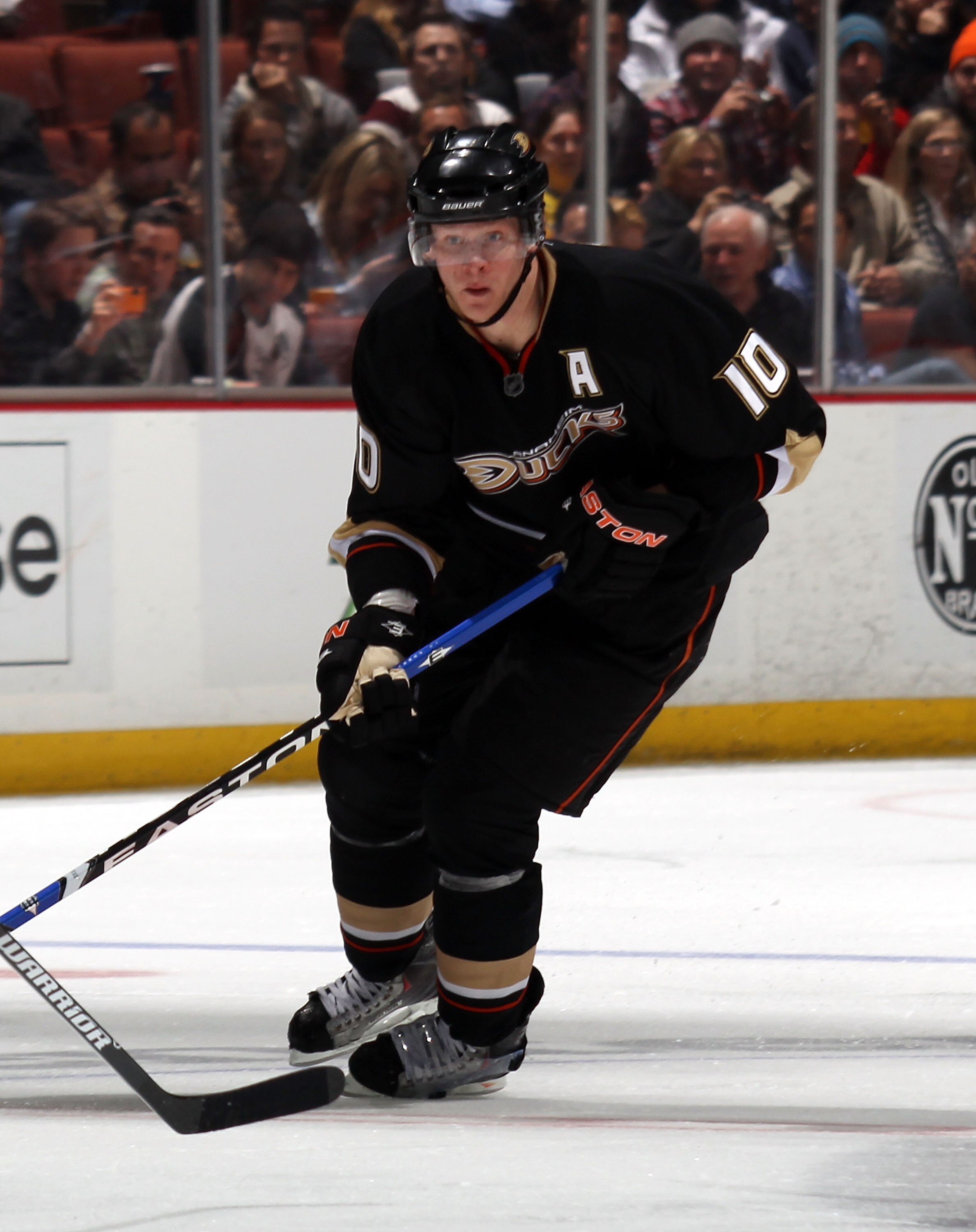 ANAHEIM, CA - JANUARY 12:  Corey Perry #10 of the Anaheim Ducks skates against the St. Louis Blues at the Honda Center on January 12, 2011 in Anaheim, California.  (Photo by Bruce Bennett/Getty Images)