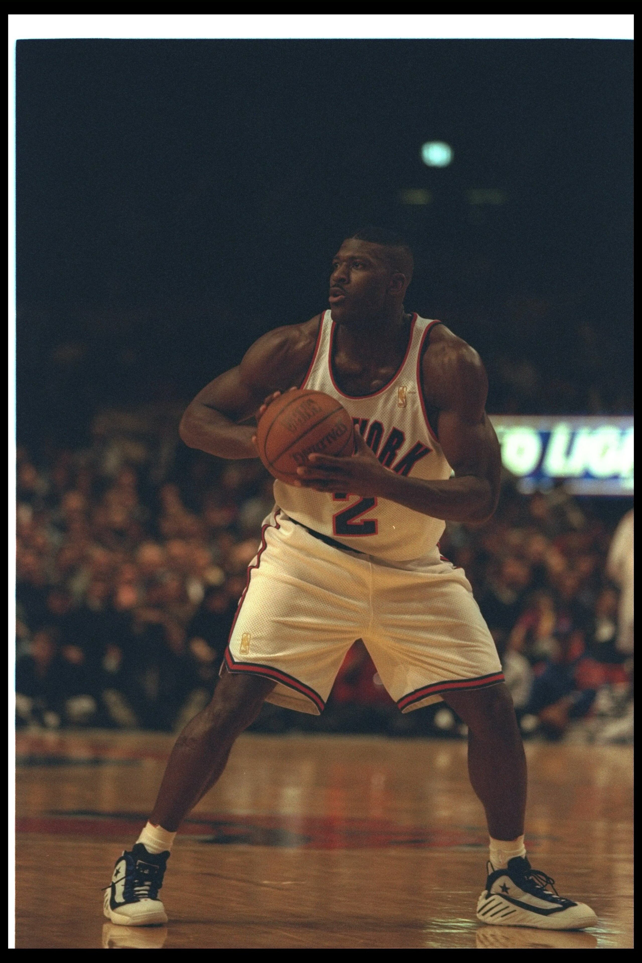 3 Nov 1996:  Forward Larry Johnson of the New York Knicks looks to pass the ball during a game against the Charlotte Hornets at Madison Square Garden in New York City, New York.  The Knicks won the game, 113-86.    Mandatory Credit: Andy Lyons  /Allsport