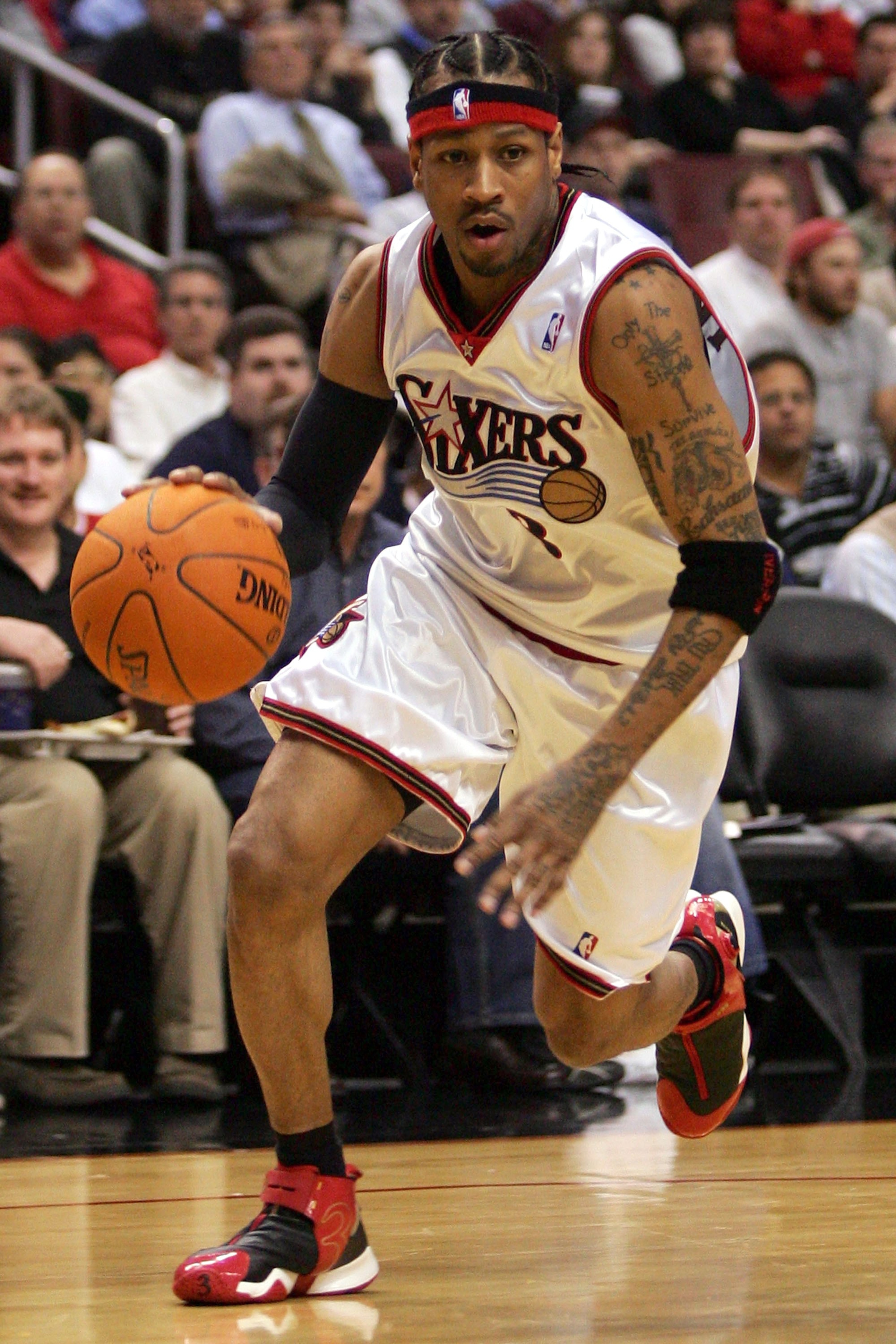 PHILADELPHIA - NOVEMBER 01: Allen Iverson #3 of the Philadelphia 76ers drives to the basket against the Atlanta Hawks on November 1, 2006 at the Wachovia Center in Philadelphia, Pennsylvania. The Sixers defeated the Hawks 88-75. NOTE TO USER: User expre PHILADELPHIA - NOVEMBER 01: Allen Iverson #3 of the Philadelphia 76ers drives to the basket against the Atlanta Hawks on November 1, 2006 at the Wachovia Center in Philadelphia, Pennsylvania. The Sixers defeated the Hawks 88-75. NOTE TO USER: User expre