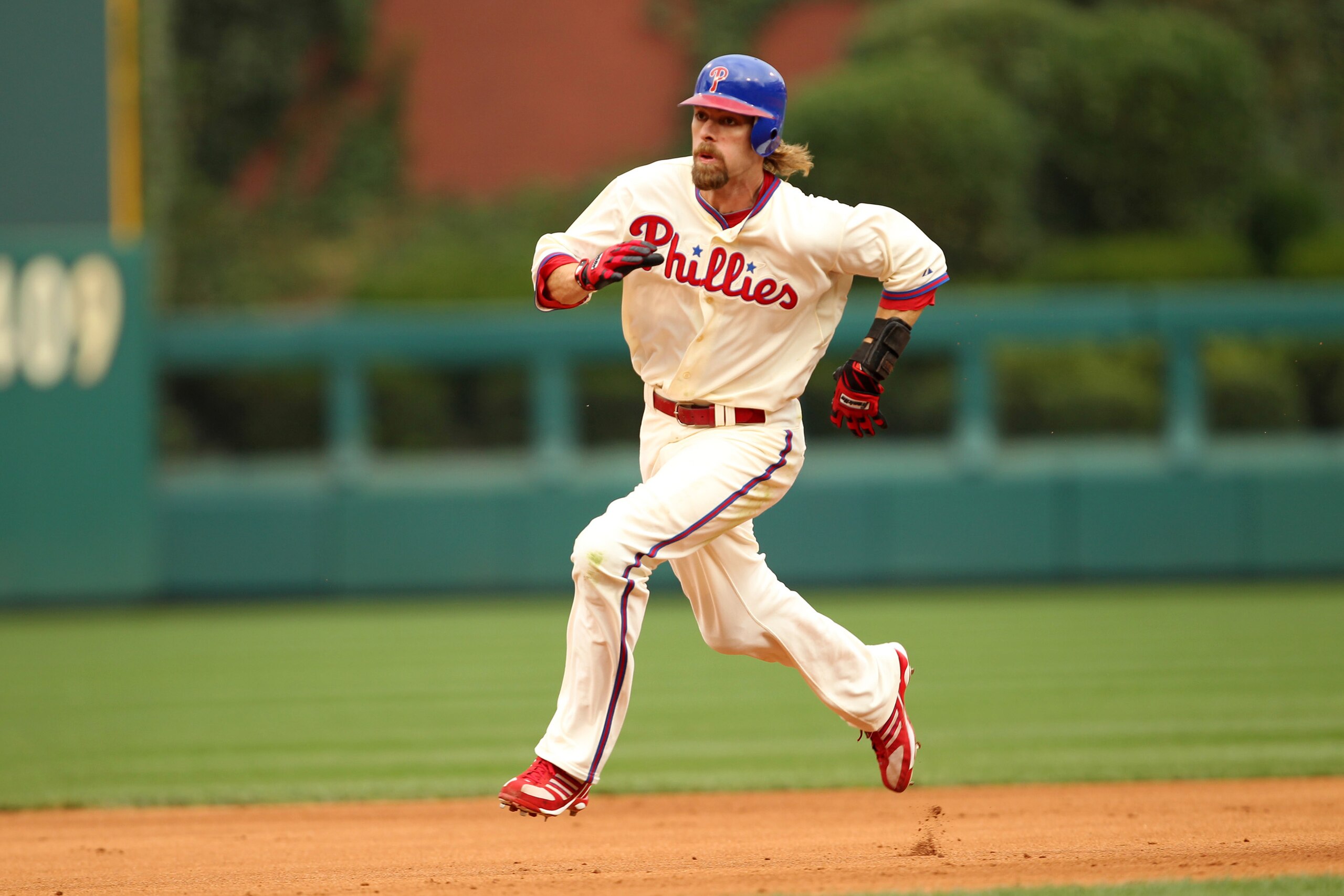 PHILADELPHIA - SEPTEMBER 26: Right fielder Jayson Werth #28 of the Philadelphia Phillies runs to third base during a game against the New York Mets at Citizens Bank Park on September 26, 2010 in Philadelphia, Pennsylvania. (Photo by Hunter Martin/Getty Im PHILADELPHIA - SEPTEMBER 26: Right fielder Jayson Werth #28 of the Philadelphia Phillies runs to third base during a game against the New York Mets at Citizens Bank Park on September 26, 2010 in Philadelphia, Pennsylvania. (Photo by Hunter Martin/Getty Im