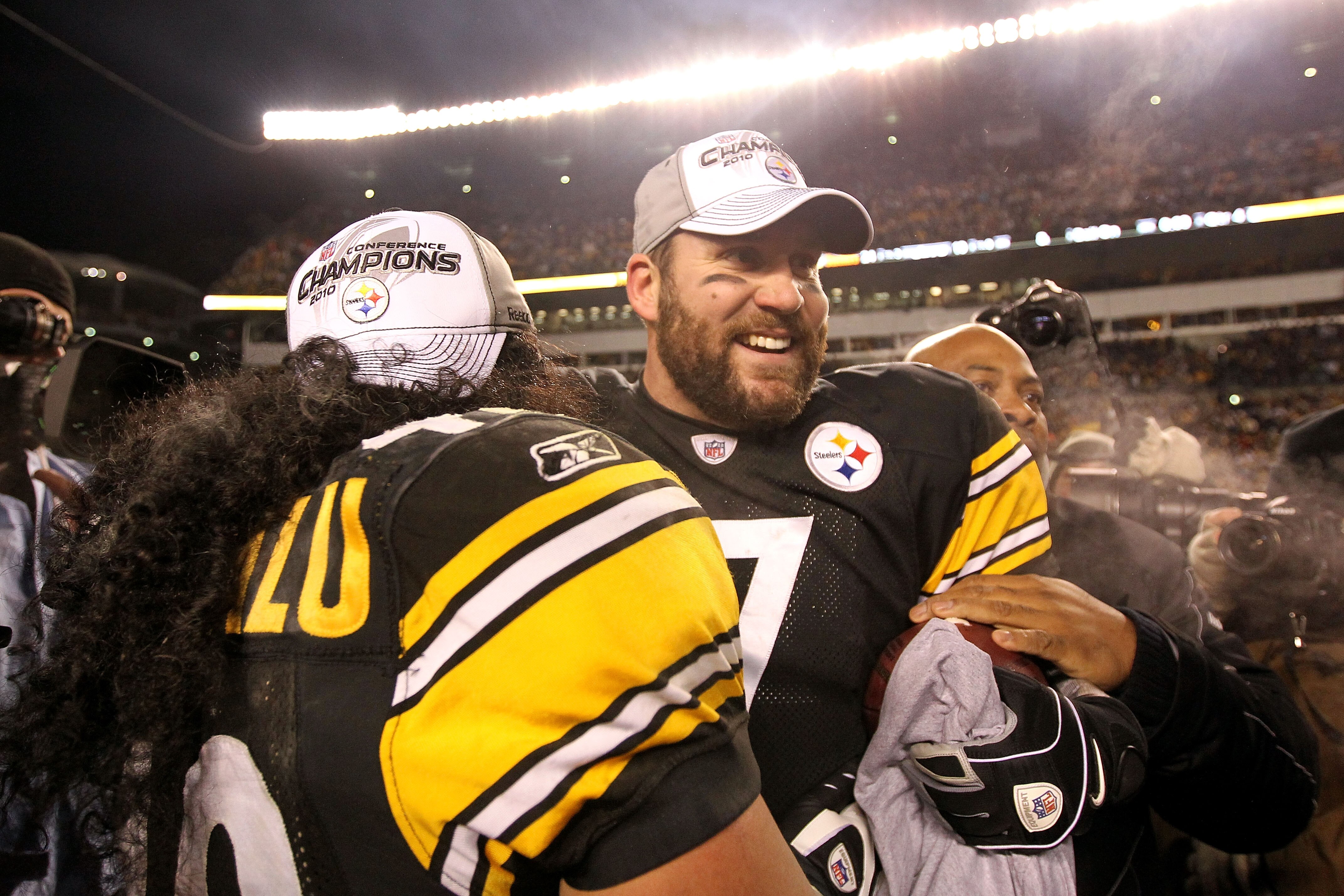 PITTSBURGH, PA - JANUARY 23:  Ben Roethlisberger #7 and Troy Polamalu #43 of the Pittsburgh Steelers celebrate after their 24-19 win against the New York Jets during the 2011 AFC Championship game at Heinz Field on January 23, 2011 in Pittsburgh, Pennsylv
