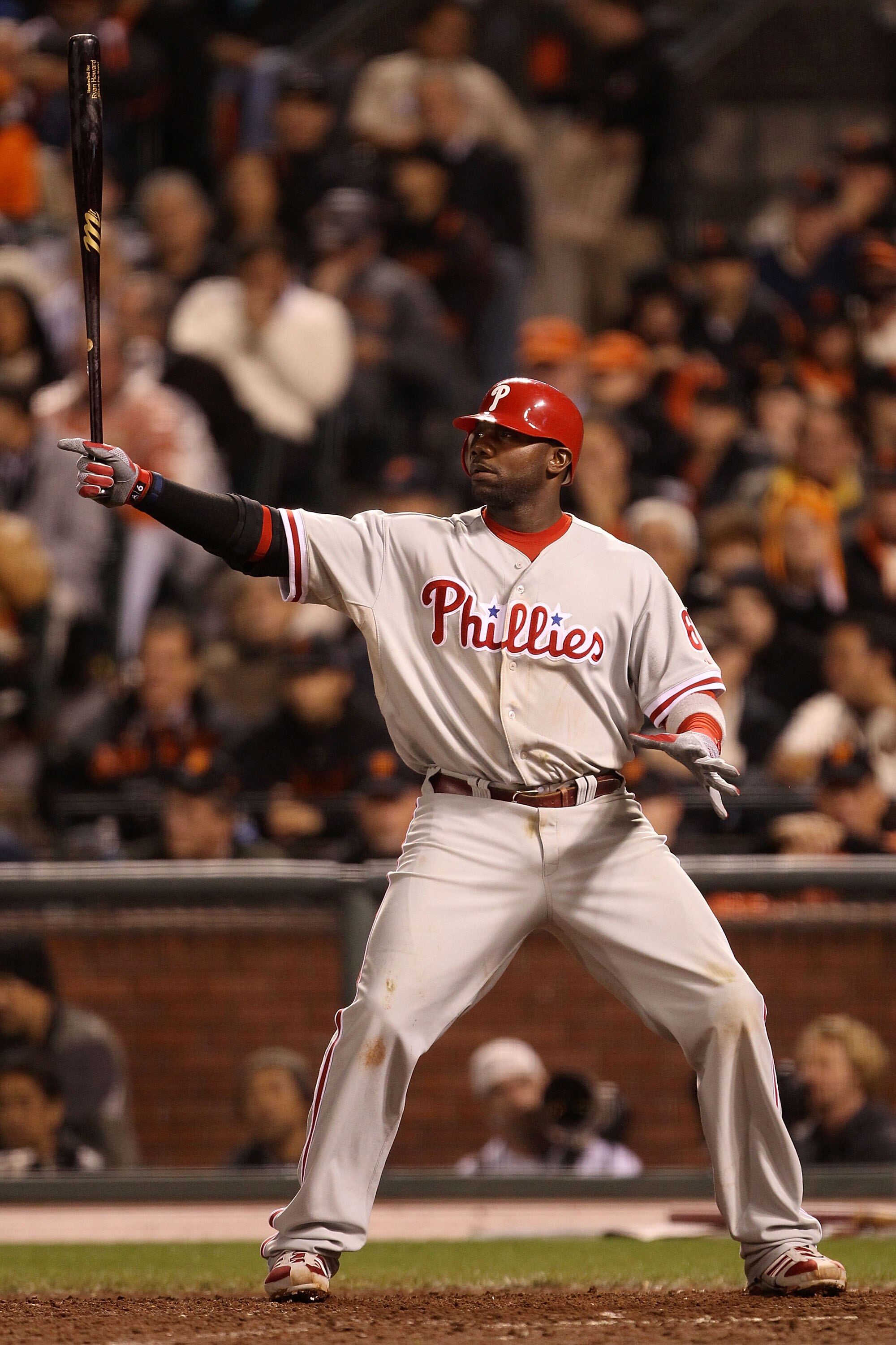 SAN FRANCISCO - OCTOBER 21:  Ryan Howard #6 of the Philadelphia Phillies at bat in the eighth inning against the San Francisco Giants in Game Five of the NLCS during the 2010 MLB Playoffs at AT&T Park on October 21, 2010 in San Francisco, California.  (Ph
