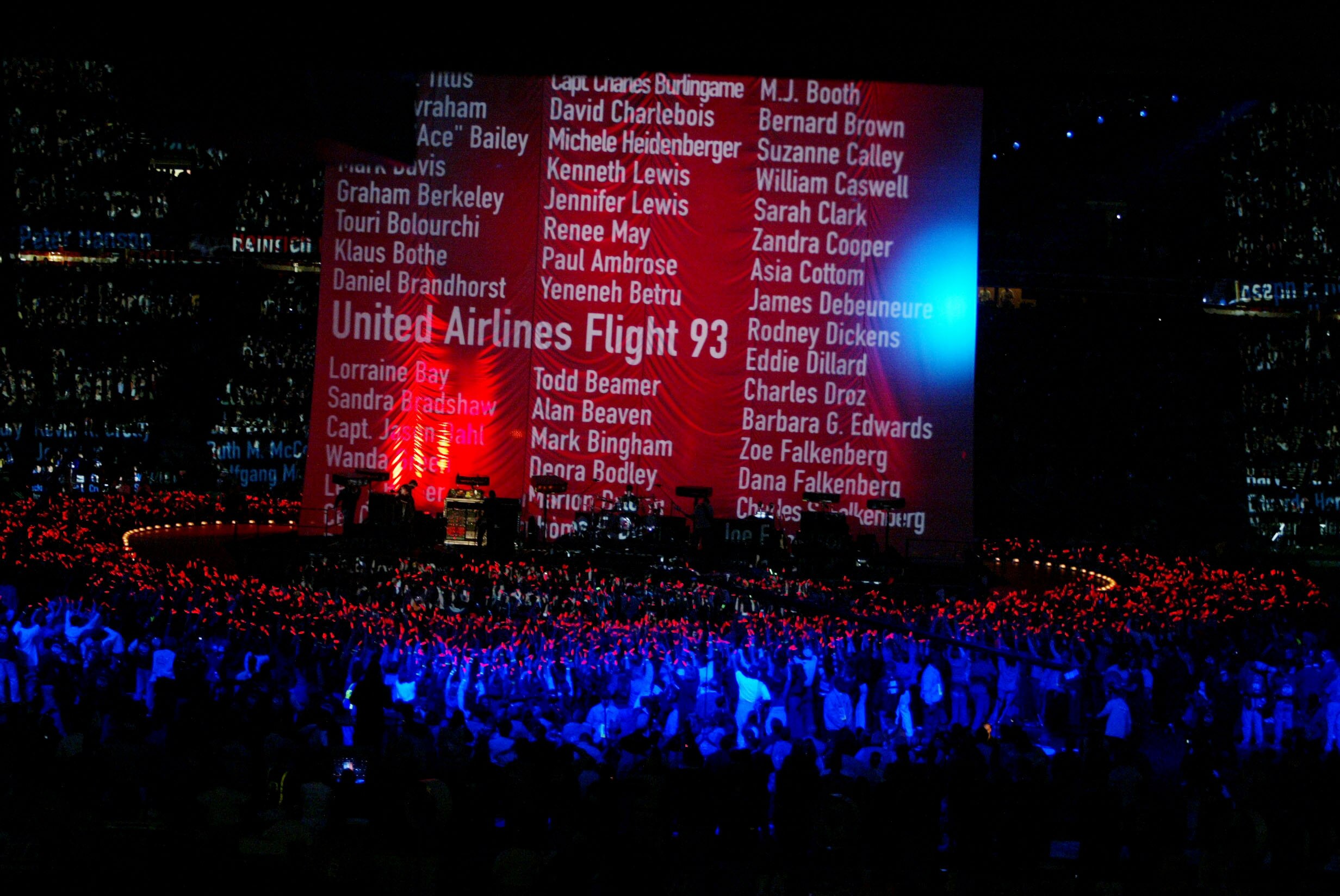 03 Feb 2002:  A banner displays names of victims of the september 11 attacks  during a performance by the band U2 during the halftime show of Superbowl XXXVI at the Superdome in New Orleans, Louisiana.  The Patriots defeated the Rams 20-17. DIGITAL IMAGE.