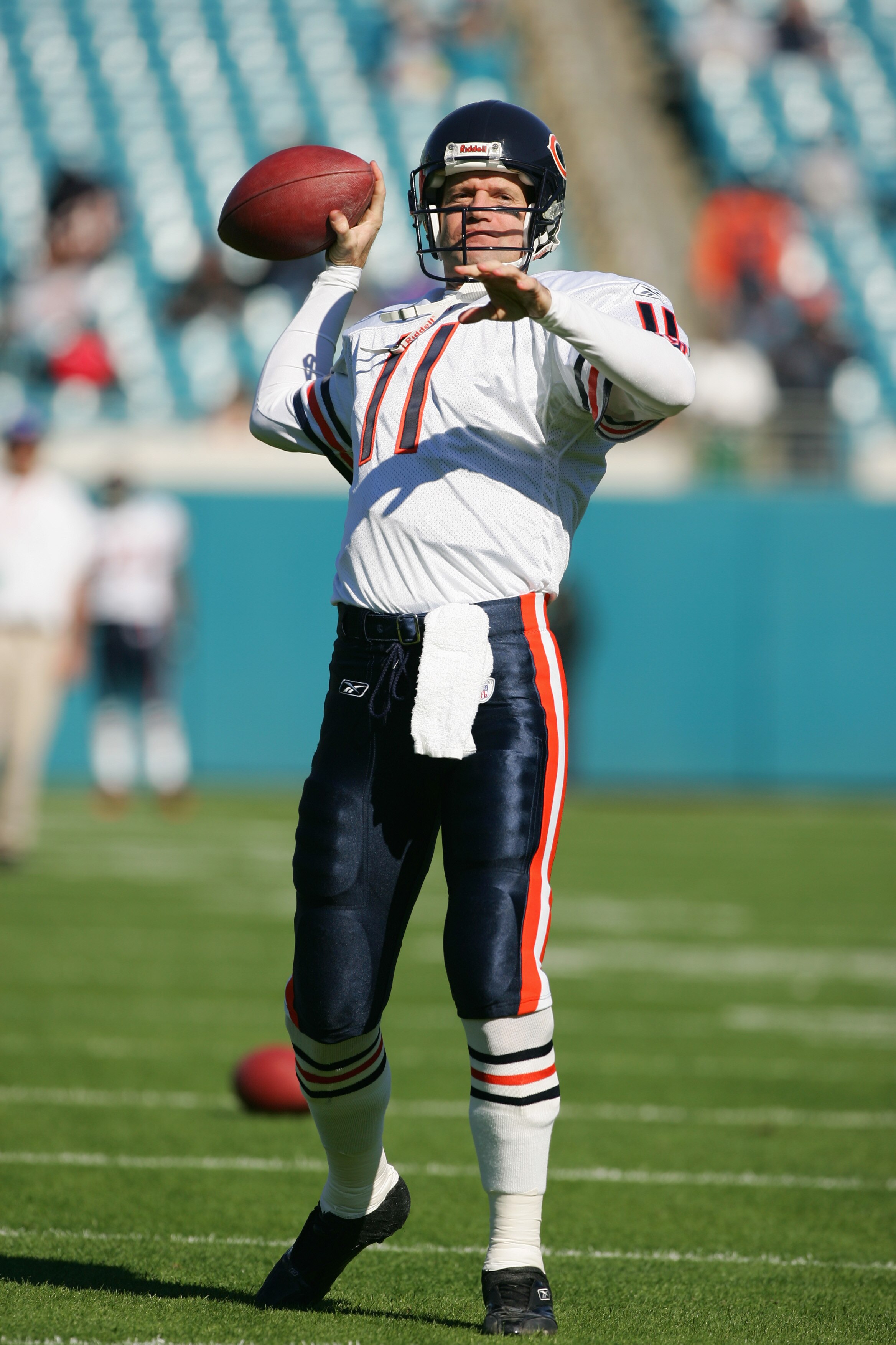 JACKSONVILLE, FL-  DECEMBER 12:  Quarterback Jeff George #11 of the Chicago Bears warms-up for the game against the Jacksonville Jaguars at Alltel Stadium on December 12, 2004 in Jacksonville, Florida. The Jaguars won the game 22-3. (Photo by Scott Haller