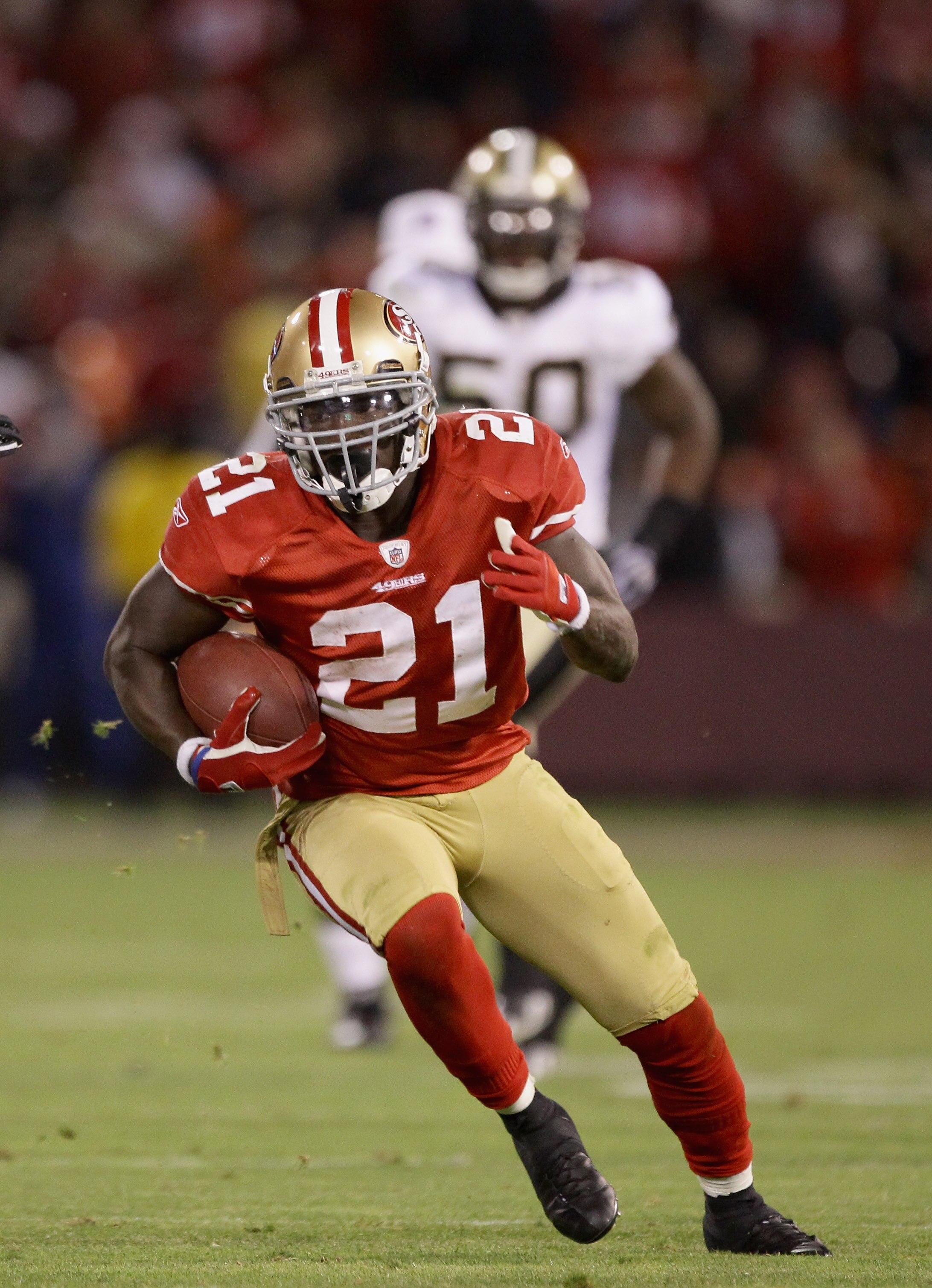 SAN FRANCISCO - SEPTEMBER 20:  Frank Gore #21 of the San Francisco 49ers in action during their game against the New Orleans Saints at Candlestick Park on September 20, 2010 in San Francisco, California.  (Photo by Ezra Shaw/Getty Images)