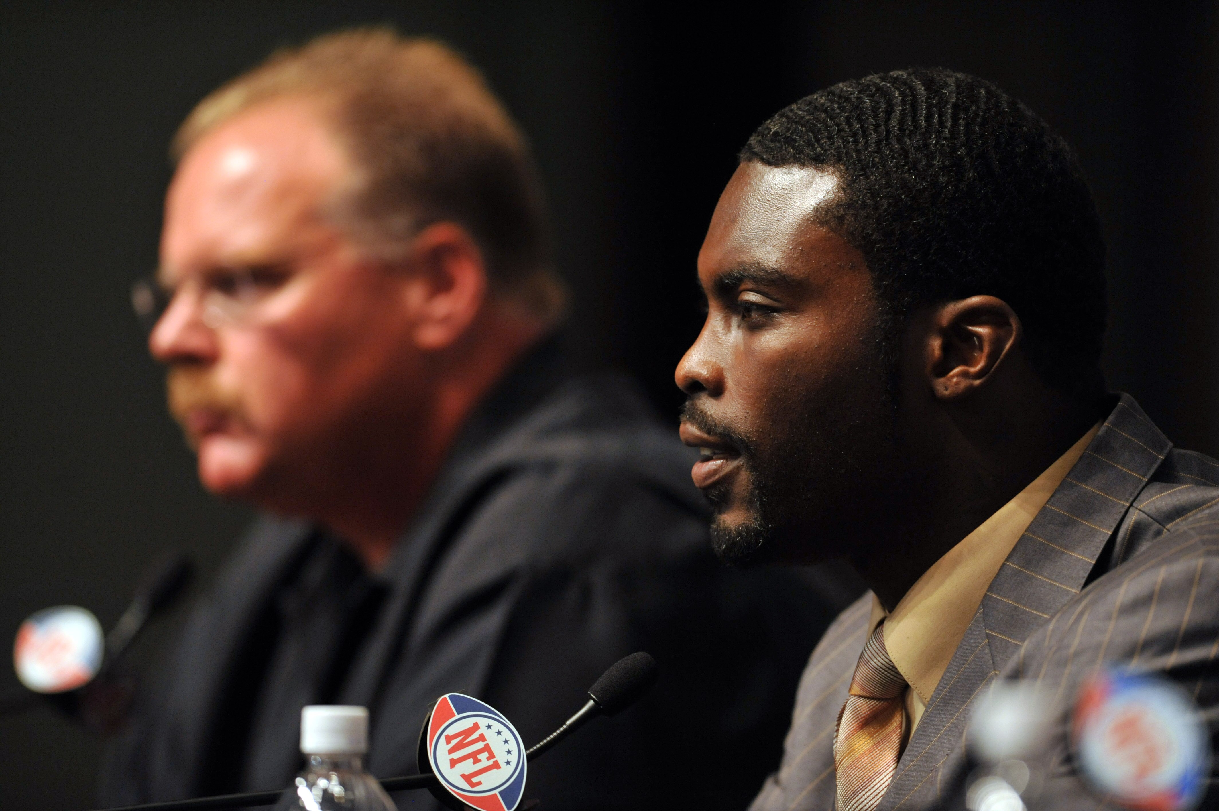 PHILADELPHIA - AUGUST 14: Michael Vick of the Philadelphia Eagles speaks at a press conference at the NovaCare Complex on August 14, 2009 in Philadelphia, Pennsylvania. Vick signed a one-year contract, with a second year option, with the Eagles.  (Photo b