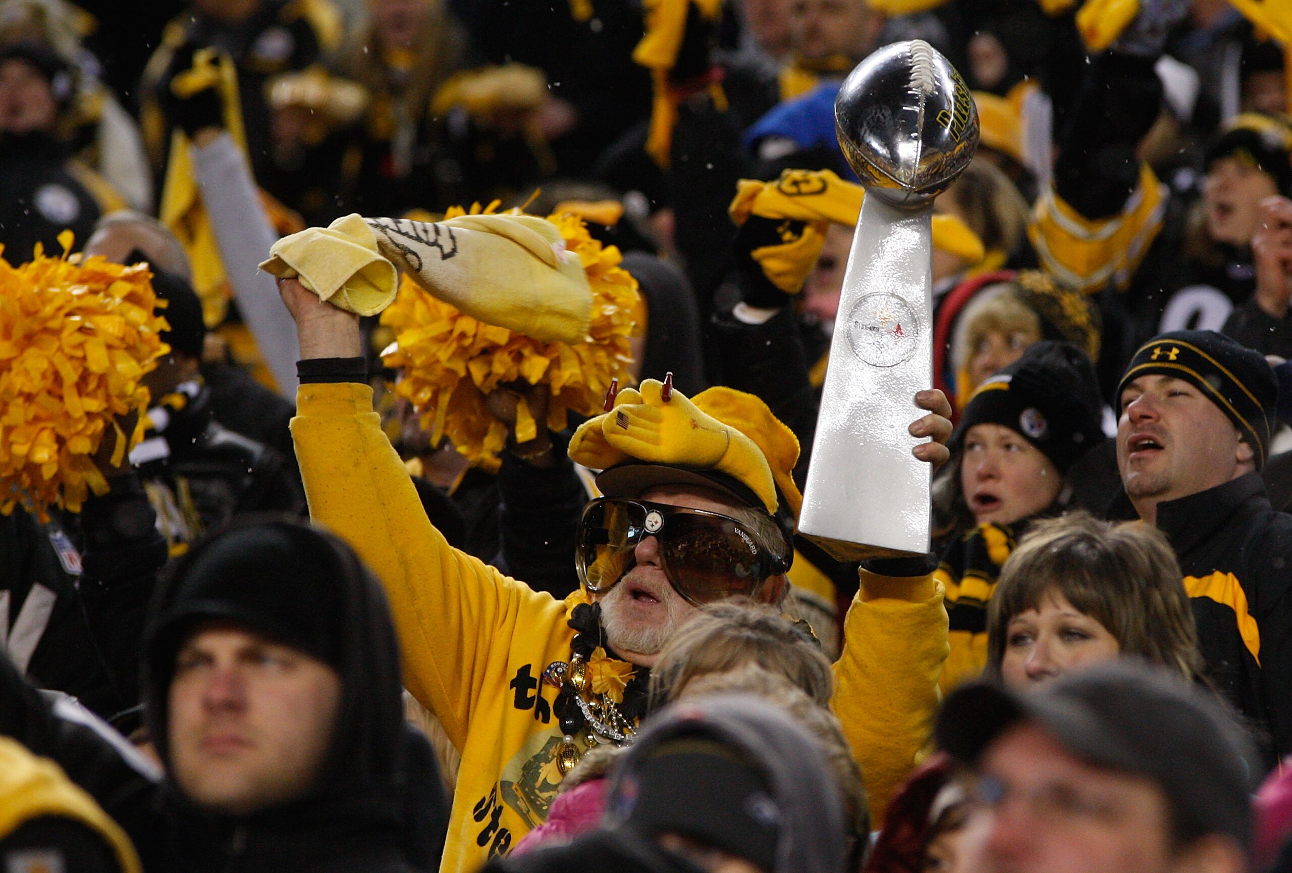 PITTSBURGH - JANUARY 28: Fans cheer during the Super Bowl XLV Pep Rally on January 28, 2011 at Heinz Field in Pittsburgh, Pennsylvania. (Photo by Jared Wickerham/Getty Images) PITTSBURGH - JANUARY 28: Fans cheer during the Super Bowl XLV Pep Rally on January 28, 2011 at Heinz Field in Pittsburgh, Pennsylvania. (Photo by Jared Wickerham/Getty Images)