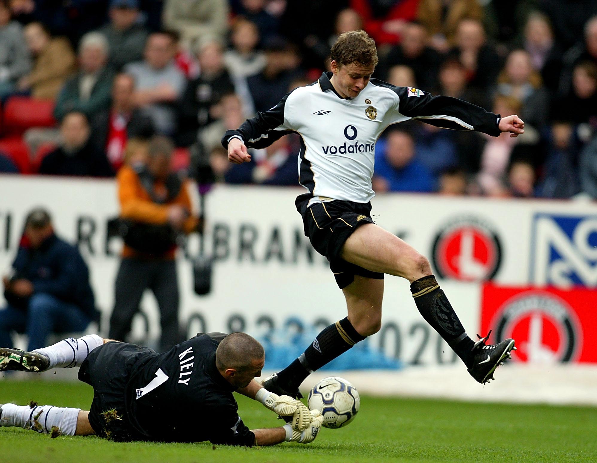 10 Feb 2002:   Ole Gunnar Solskjaer of Manchester United in action during the FA Barclaycard Premiership match between Charlton Athletic and Manchester United at the Valley, London.  DIGITEL IMAGE Mandatory Credit: Phil Cole/Getty Images