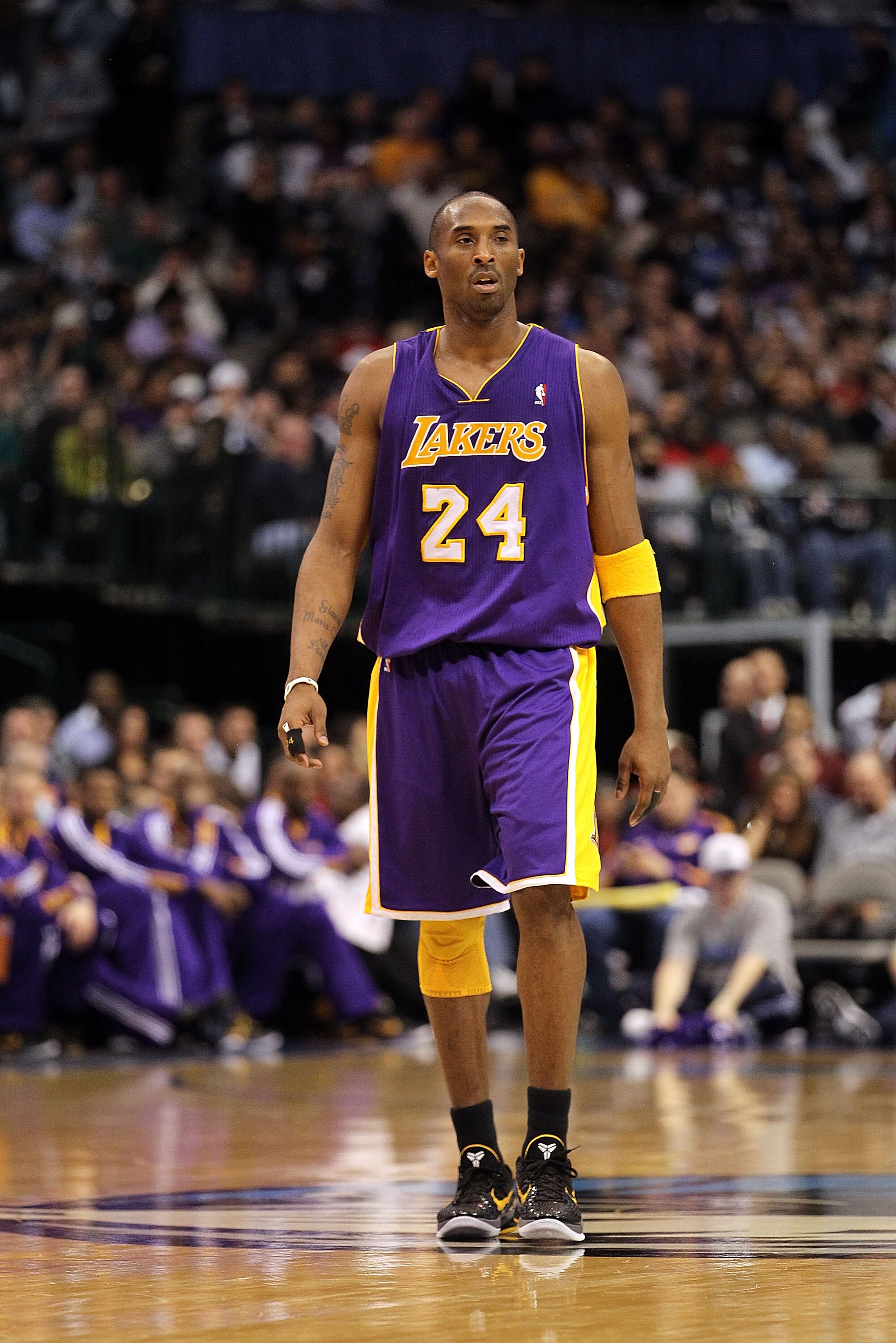 DALLAS, TX - JANUARY 19:  Kobe Bryant #24 of the Los Angeles Lakers at American Airlines Center on January 19, 2011 in Dallas, Texas.  NOTE TO USER: User expressly acknowledges and agrees that, by downloading and or using this photograph, User is consenti