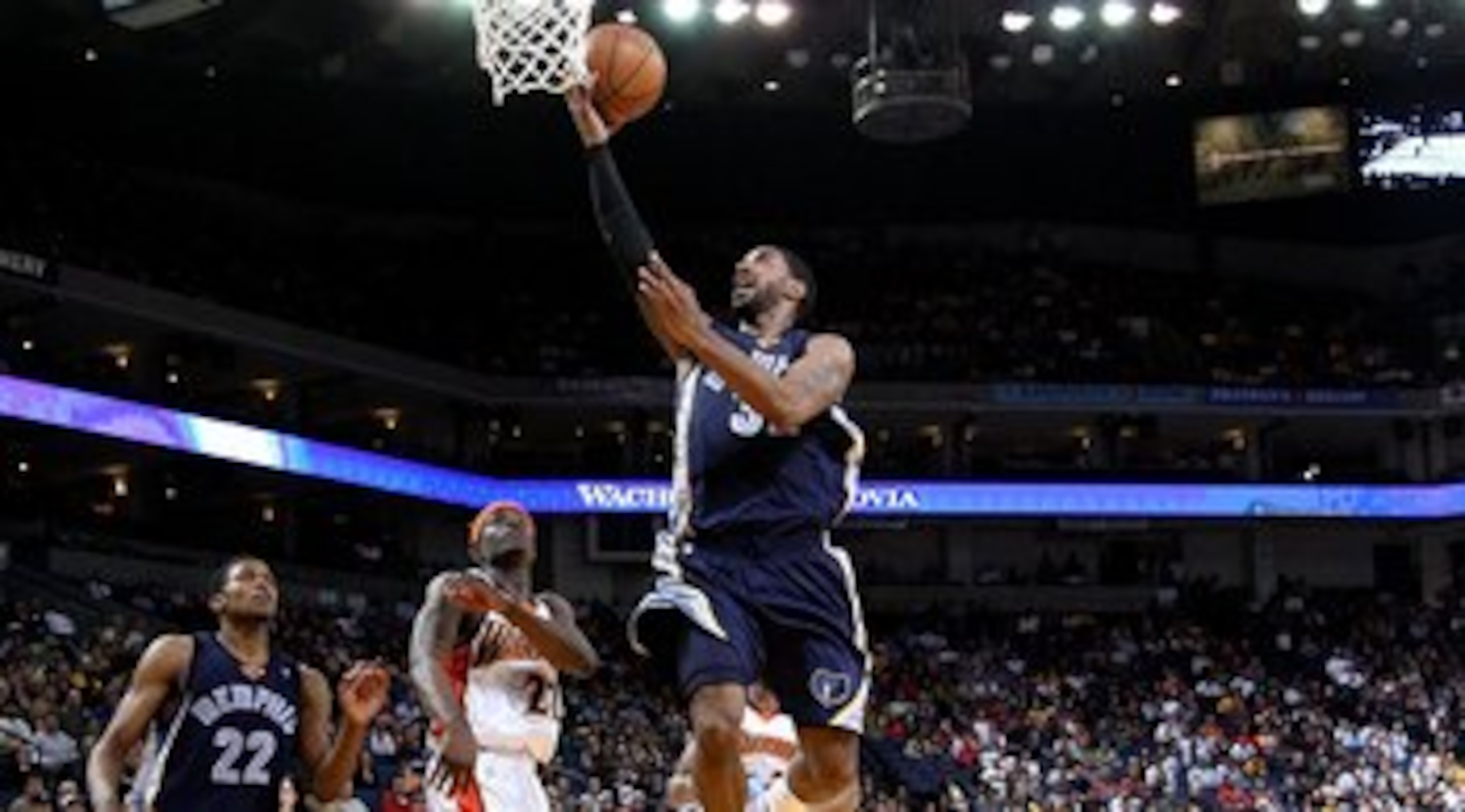 OAKLAND, CA - MARCH 30:  O.J. Mayo #32 of the Memphis Grizzlies shoots against the Golden State Warriors during an NBA game on March 30, 2009 at Oracle Arena in Oakland, California. NOTE TO USER: User expressly acknowledges and agrees that, by downloading