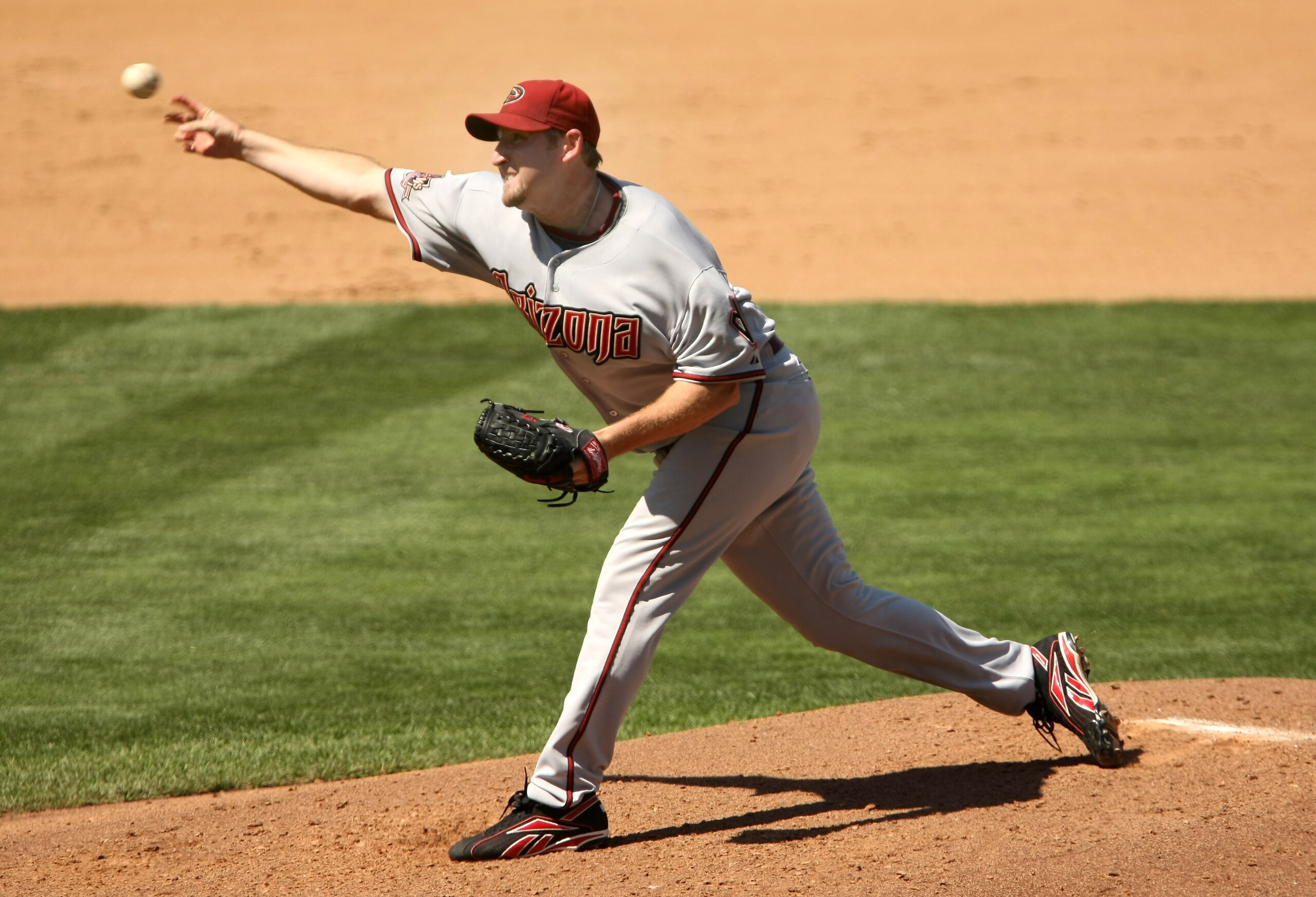 LOS ANGELES, CA - SEPTEMBER 06:  Pitdcher Brandon Webb #17 of the Arizona Diamondbacks throws a pitch against the Los Angeles Dodgers on September 6, 2008 at Dodger Stadium in Los Angeles, California.  The Dodgers won 7-2. (Photo by Stephen Dunn/Getty Ima
