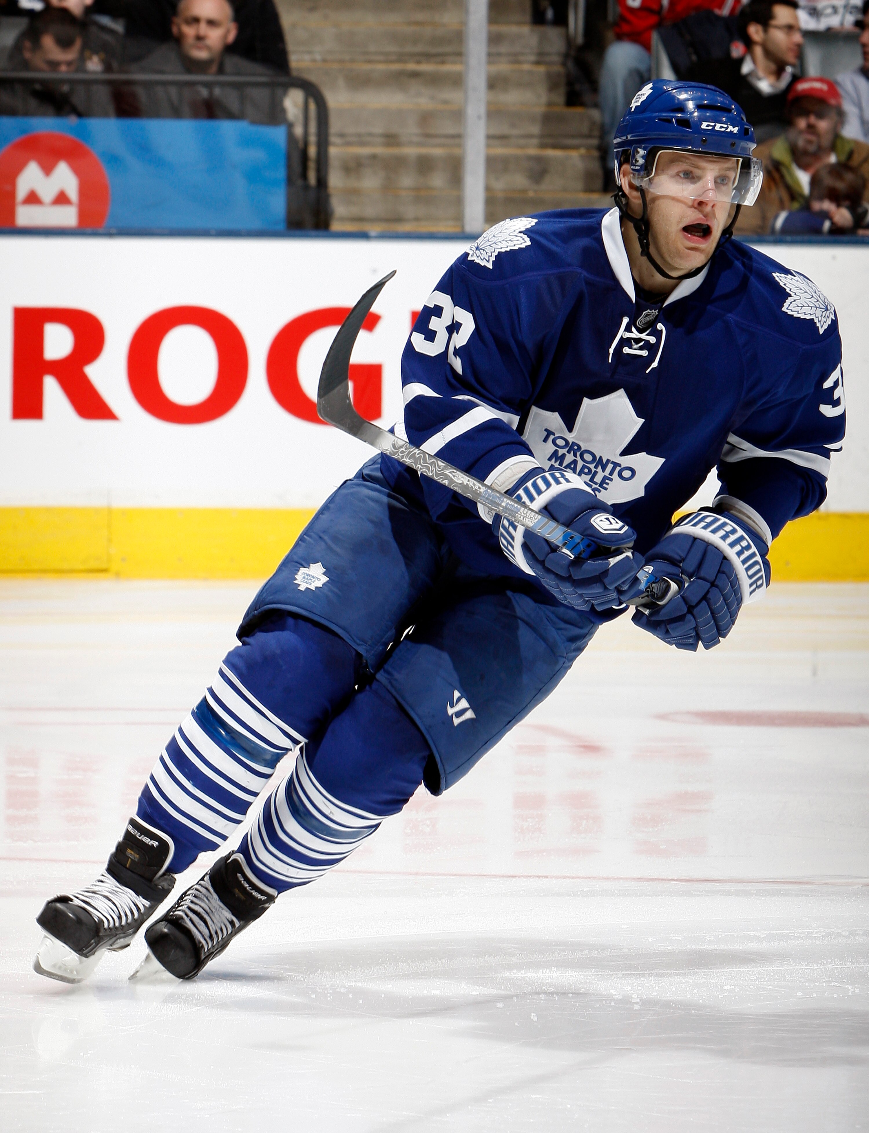 TORONTO, CANADA - JANUARY 22:  Kris Versteeg #32 of the Toronto Maple Leafs skates up the ice during game action at the Air Canada Centre against the Washington Capitals January 22, 2011 in Toronto, Ontario, Canada. (Photo by Abelimages/Getty Images)