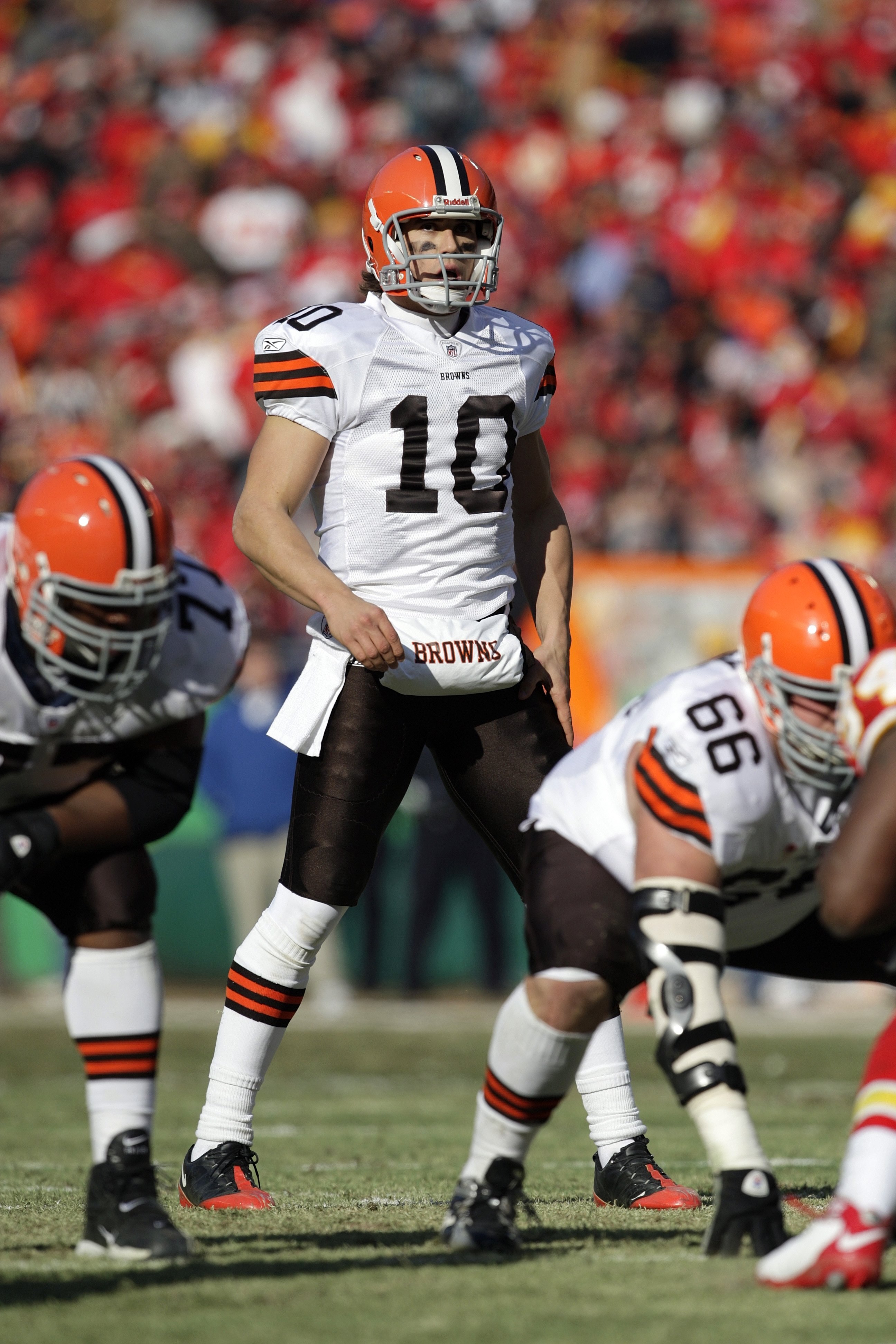 KANSAS CITY, MO - DECEMBER 20:  Quarterback Brady Quinn #10 of the Cleveland Browns checks the defensive alignment during their NFL game against the Kansas City Chiefs on December 20, 2009 at Arrowhead Stadium in Kansas City, Missouri. The Browns defeated