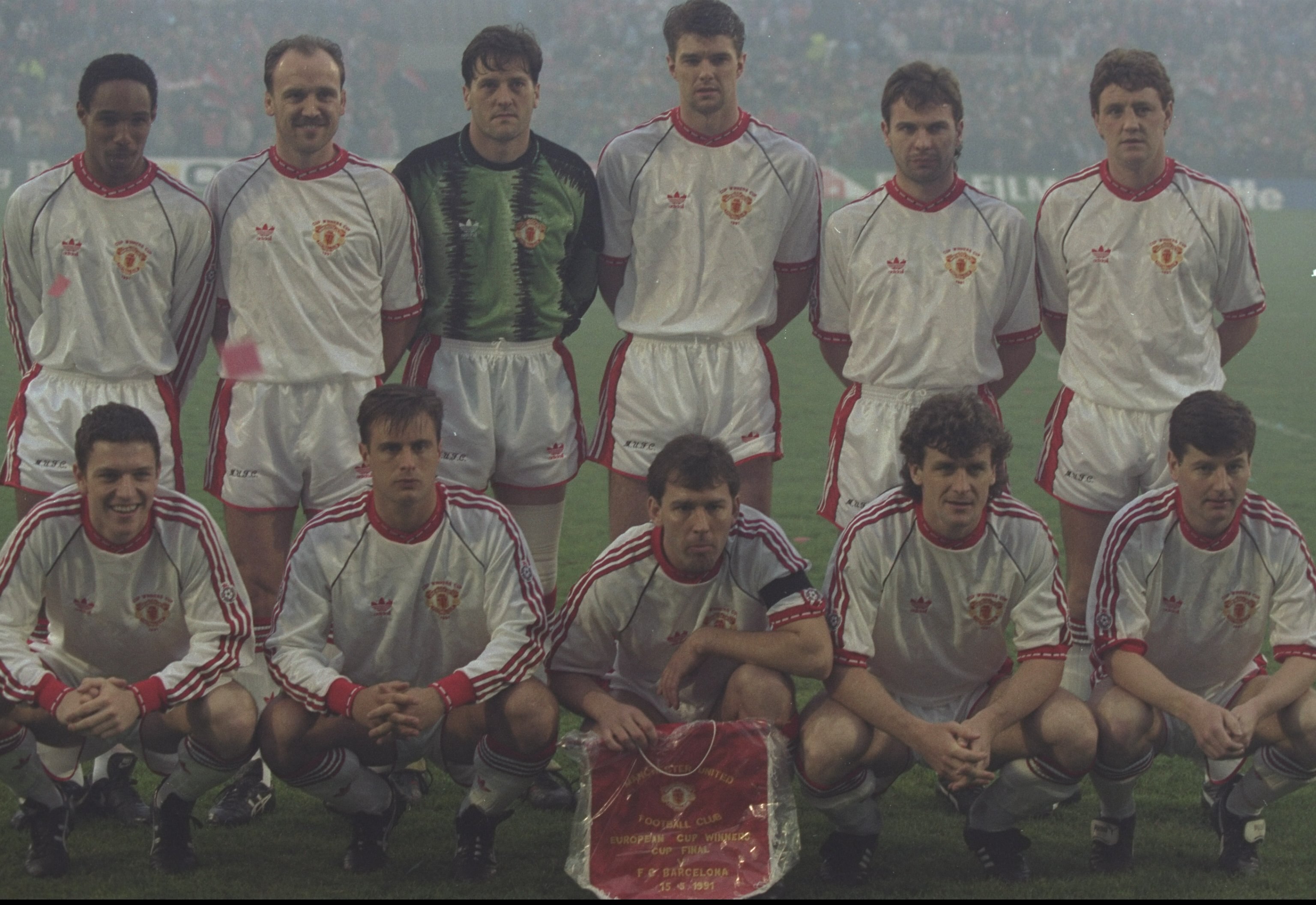 15 May 1991:   The Manchester United team pose for a photograph before the European Cup Winners Cup Final against Barcelona at the Feyenoord Stadium in Rotterdam, Holland. Manchester United won the match 2-1. \ Mandatory Credit: David  Cannon/Allsport