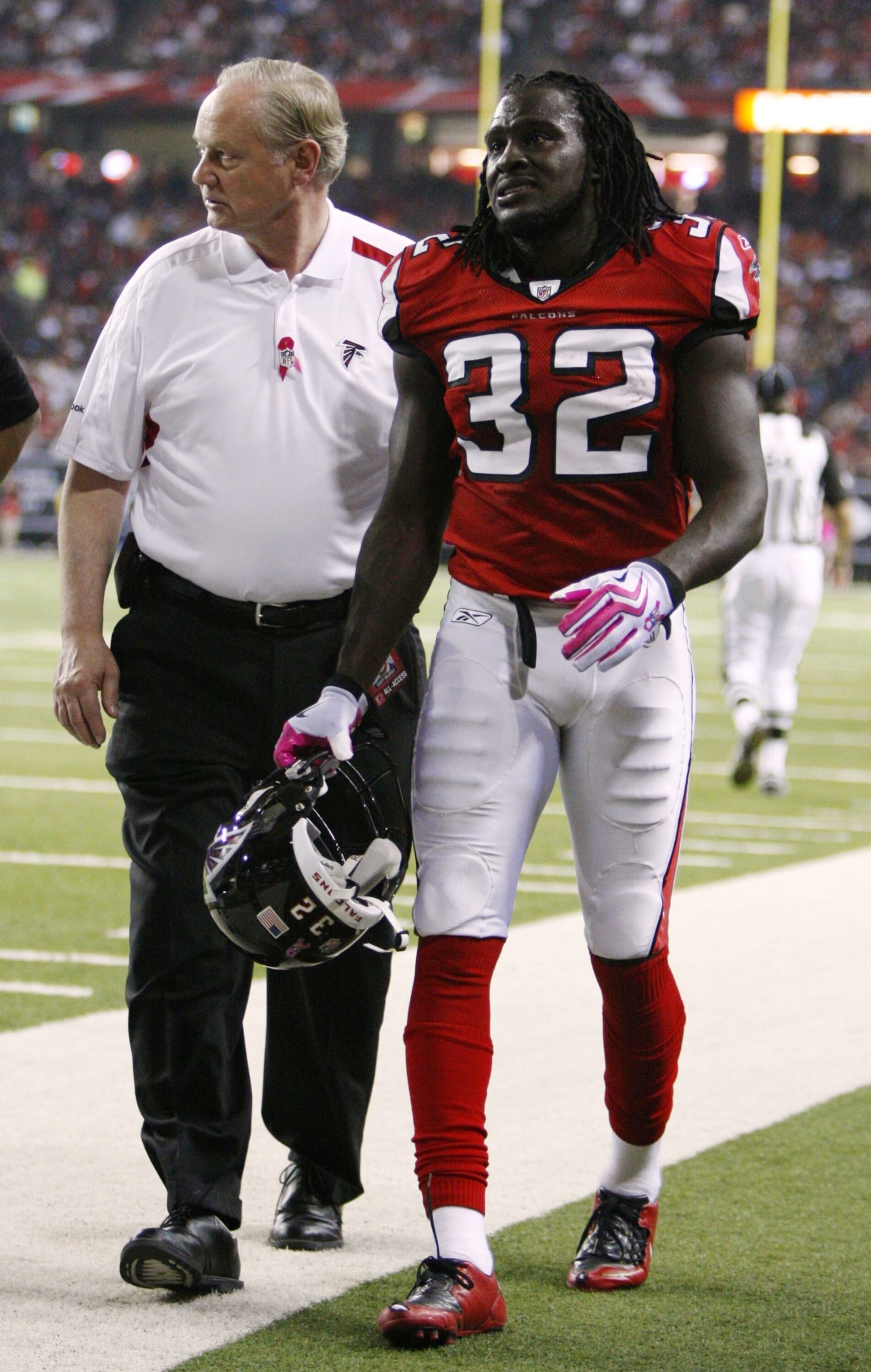 ATLANTA - OCTOBER 18:  Running back Jerious Norwood #32 of the Atlanta Falcons walks on the sidelines during the second quarter of the game against Chicago Bears at the Georgia Dome on October 18, 2009 in Atlanta, Georgia. (Photo by Kevin C. Cox/Getty Ima