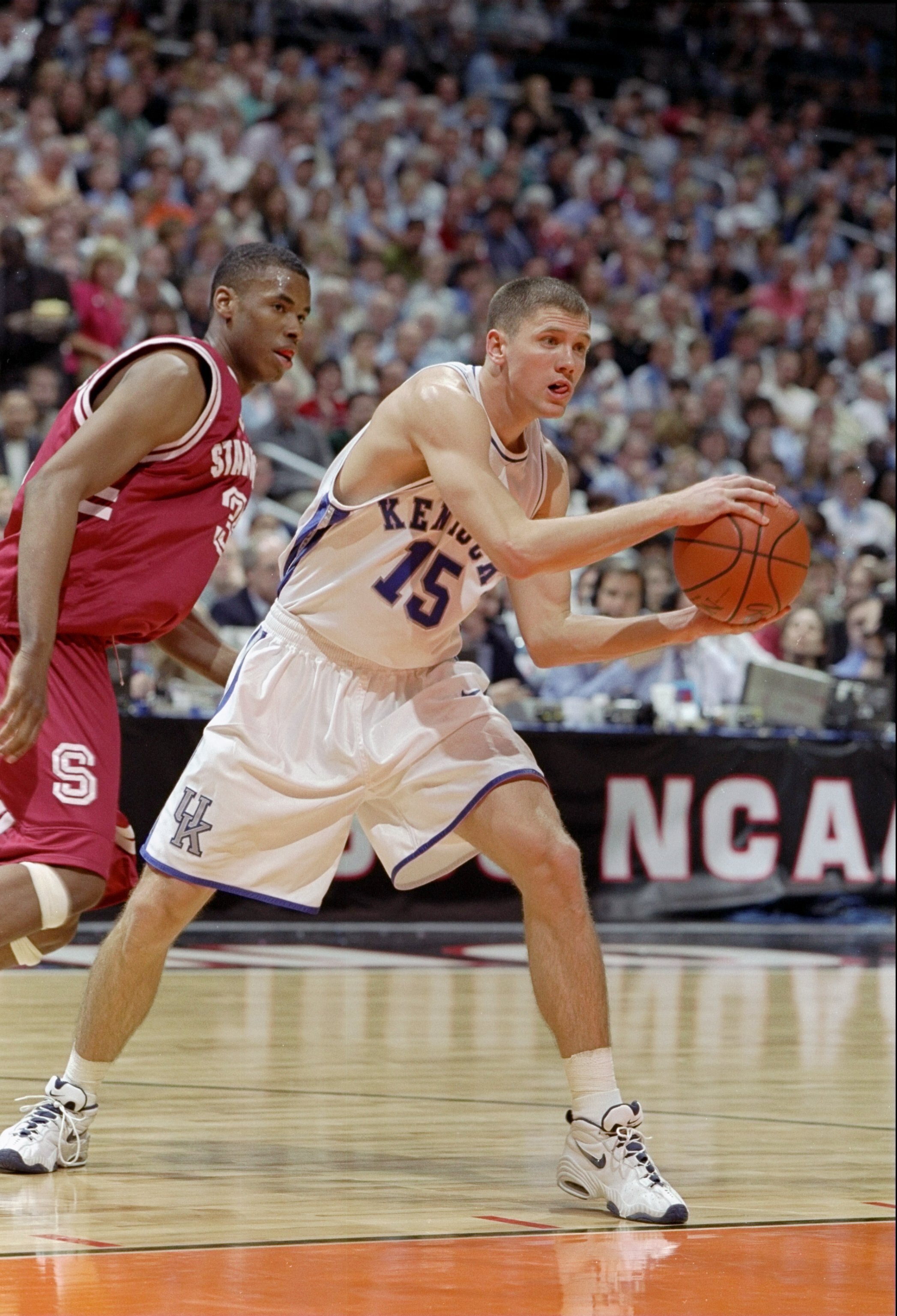 28 Mar 1998:  Jeff Sheppard #15 of the Kentucky Wildcats moves the ball during an NCAA Final Four semi final game against the Stanford Cardinals at the Alamodome in San Antonio, Texas. Kentucky defeated  Stanford 86-85.  Mandatory Credit: Todd Warshaw  /A