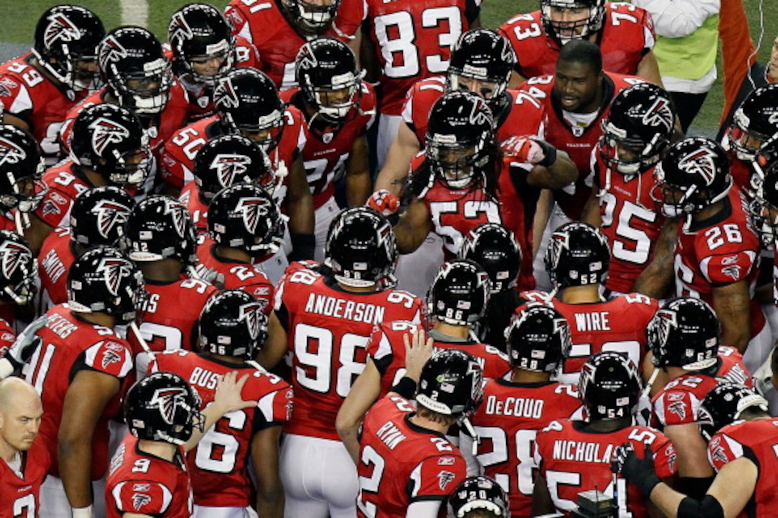 ATLANTA, GA - JANUARY 15: Mike Peterson #53 of the Atlanta Falcons leads his team in a pregame huddle against the Green Bay Packers during their 2011 NFC divisional playoff game at Georgia Dome on January 15, 2011 in Atlanta, Georgia. (Photo by Kevin C. ATLANTA, GA - JANUARY 15: Mike Peterson #53 of the Atlanta Falcons leads his team in a pregame huddle against the Green Bay Packers during their 2011 NFC divisional playoff game at Georgia Dome on January 15, 2011 in Atlanta, Georgia. (Photo by Kevin C.