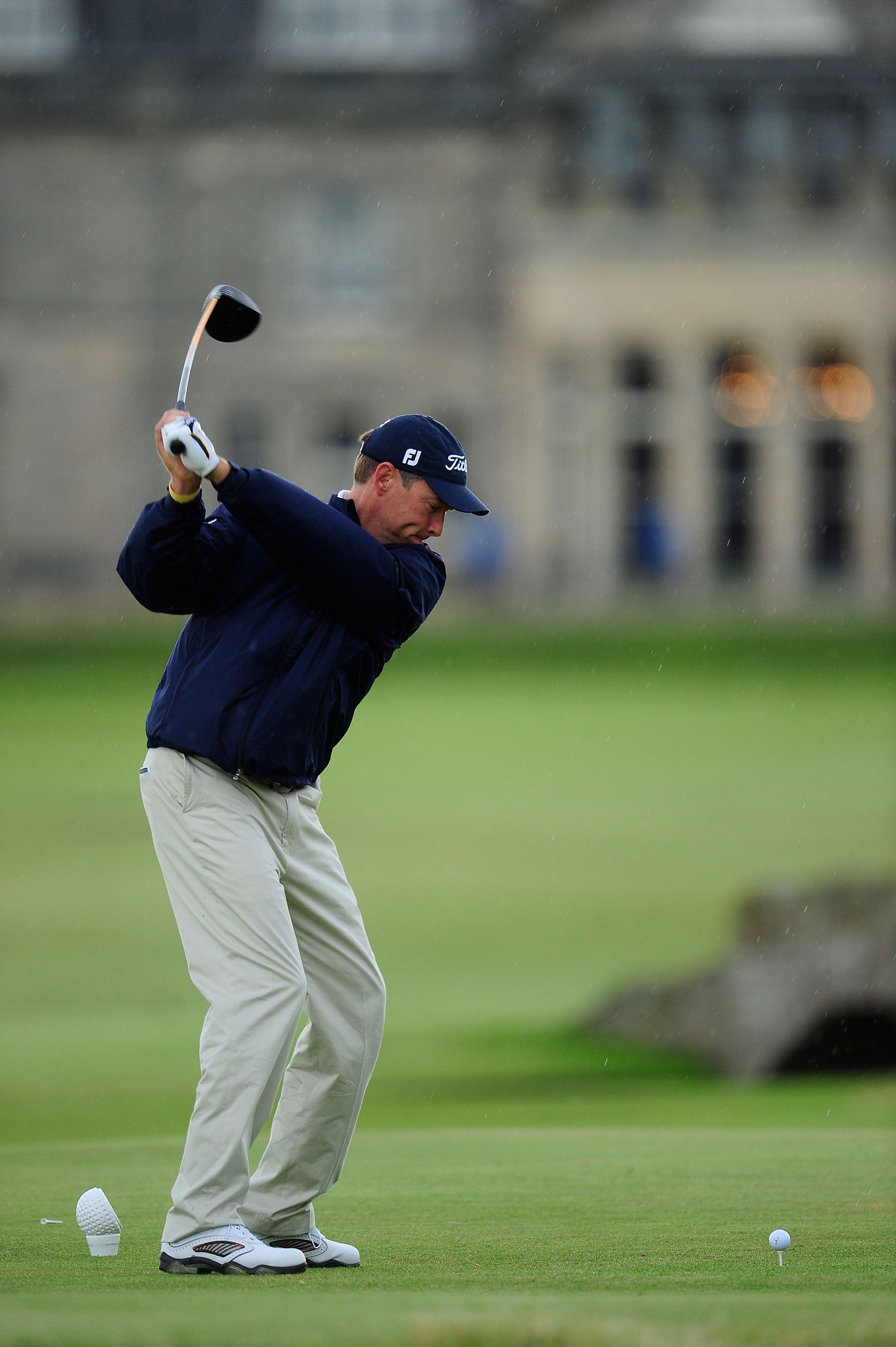 ST ANDREWS, SCOTLAND - JULY 17:  Davis Love III of the USA hits his tee shot on the 18th hole during the completion of the second round of the 139th Open Championship on the Old Course, St Andrews on July 17, 2010 in St Andrews, Scotland.  (Photo by Stuar