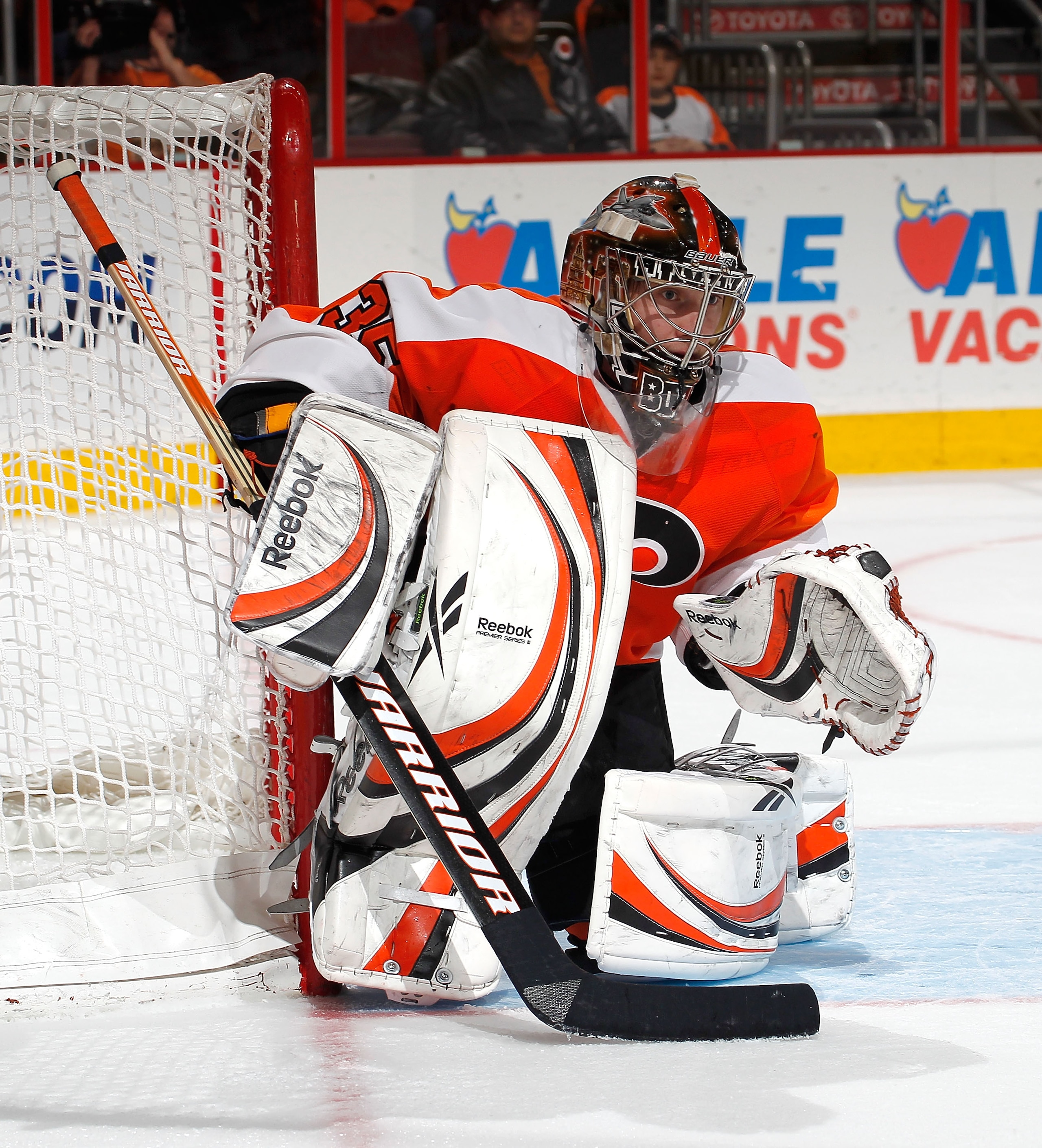 PHILADELPHIA, PA - JANUARY 25: Goalie Sergei Bobrovsky #35 of the Philadelphia Flyers defends the goal during an NHL hockey game against the Montreal Canadiens at the Wells Fargo Center on January 25, 2011 in Philadelphia, Pennsylvania. (Photo by Paul B PHILADELPHIA, PA - JANUARY 25: Goalie Sergei Bobrovsky #35 of the Philadelphia Flyers defends the goal during an NHL hockey game against the Montreal Canadiens at the Wells Fargo Center on January 25, 2011 in Philadelphia, Pennsylvania. (Photo by Paul B