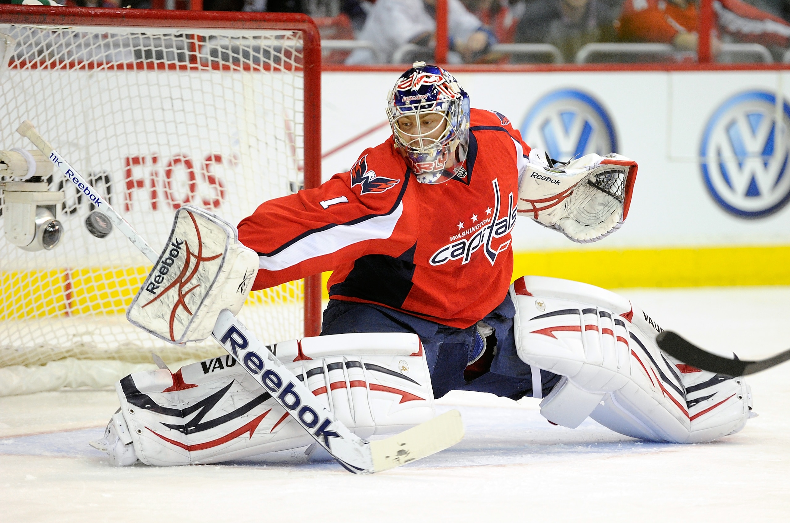 WASHINGTON - JANUARY 14: Semyon Varlamov #1 of the Washington Capitals makes a save against the Vancouver Canucks at the Verizon Center on January 14, 2011 in Washington, DC. (Photo by Greg Fiume/Getty Images) WASHINGTON - JANUARY 14: Semyon Varlamov #1 of the Washington Capitals makes a save against the Vancouver Canucks at the Verizon Center on January 14, 2011 in Washington, DC. (Photo by Greg Fiume/Getty Images)