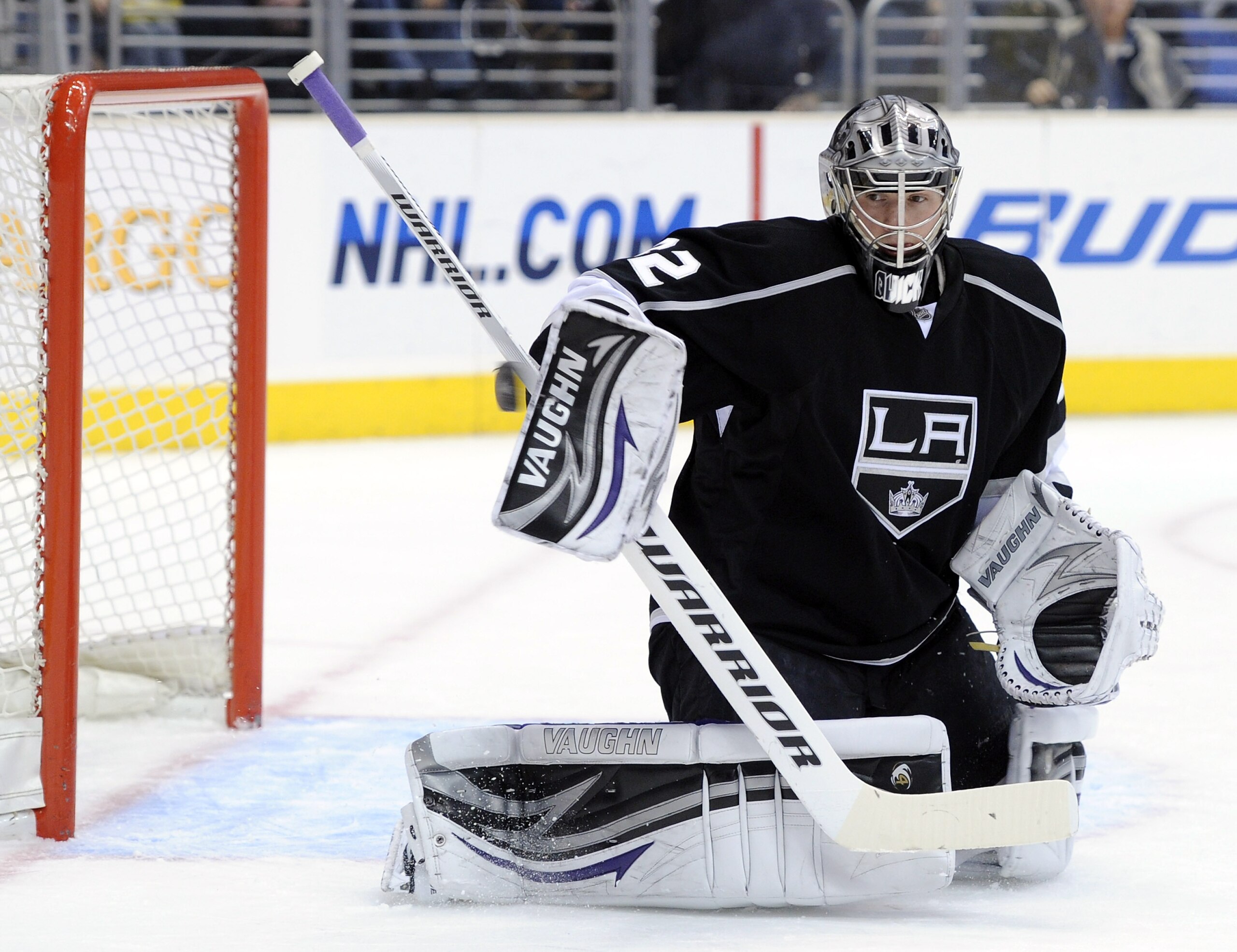 LOS ANGELES, CA - JANUARY 20: Jonathan Quick #32 of the Los Angeles Kings makes a blocker save off a shot by the Phoenix Coyotes during the first period at the Staples Center on January 20, 2011 in Los Angeles, California. (Photo by Harry How/Getty Imag LOS ANGELES, CA - JANUARY 20: Jonathan Quick #32 of the Los Angeles Kings makes a blocker save off a shot by the Phoenix Coyotes during the first period at the Staples Center on January 20, 2011 in Los Angeles, California. (Photo by Harry How/Getty Imag