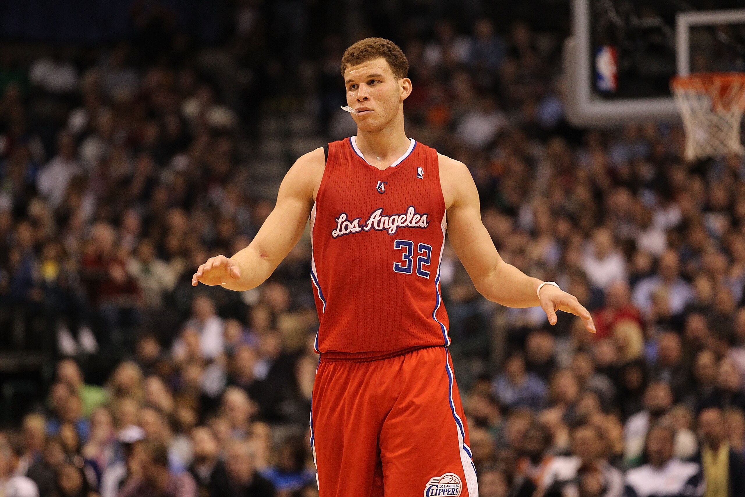 DALLAS, TX - JANUARY 25: Forward Blake Griffin #32 of the Los Angeles Clippers during play against the Dallas Mavericks at American Airlines Center on January 25, 2011 in Dallas, Texas. NOTE TO USER: User expressly acknowledges and agrees that, by downl DALLAS, TX - JANUARY 25: Forward Blake Griffin #32 of the Los Angeles Clippers during play against the Dallas Mavericks at American Airlines Center on January 25, 2011 in Dallas, Texas. NOTE TO USER: User expressly acknowledges and agrees that, by downl